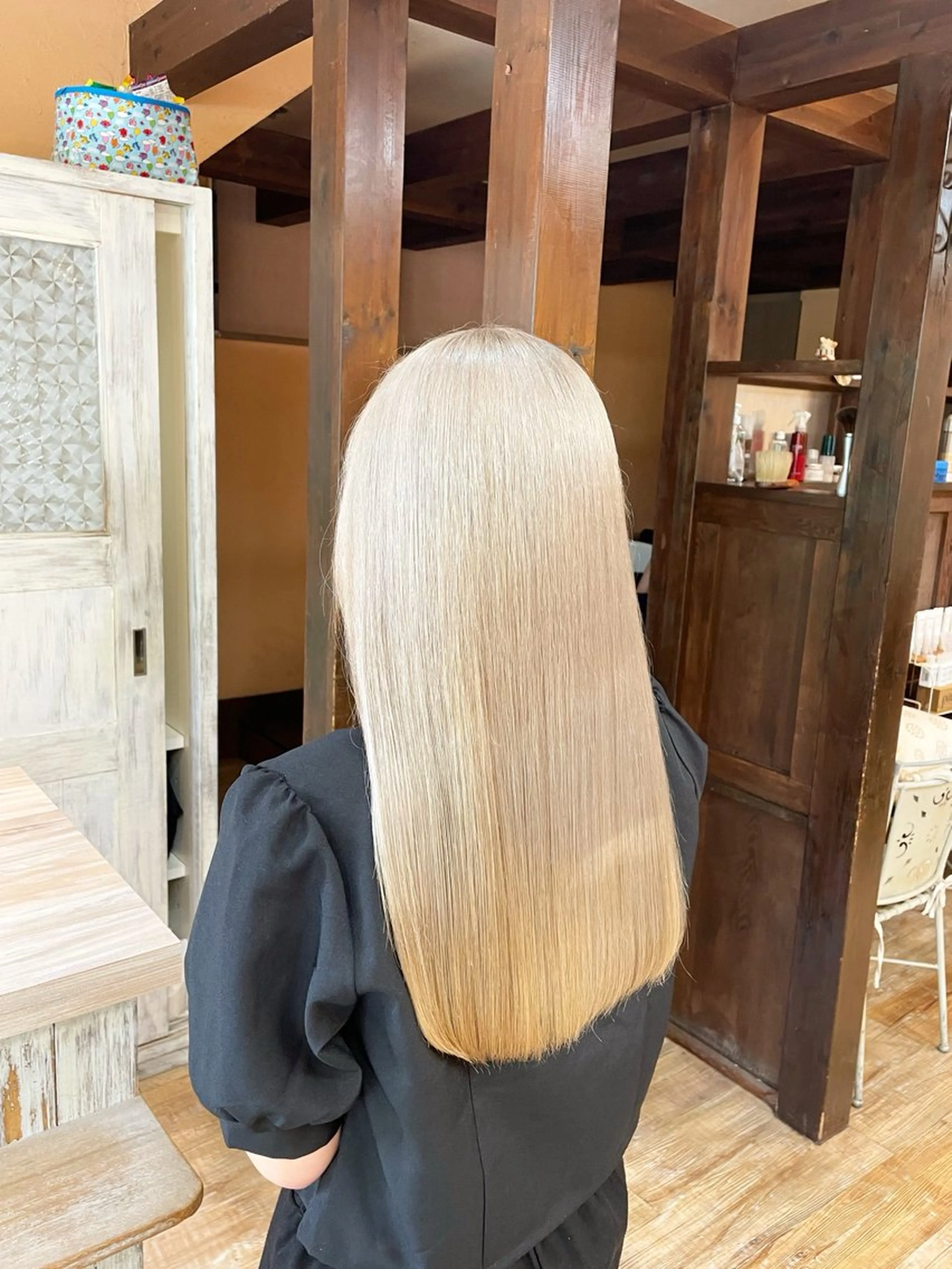 ロング ヘアカラー 青木 舞佳のヘアスタイル