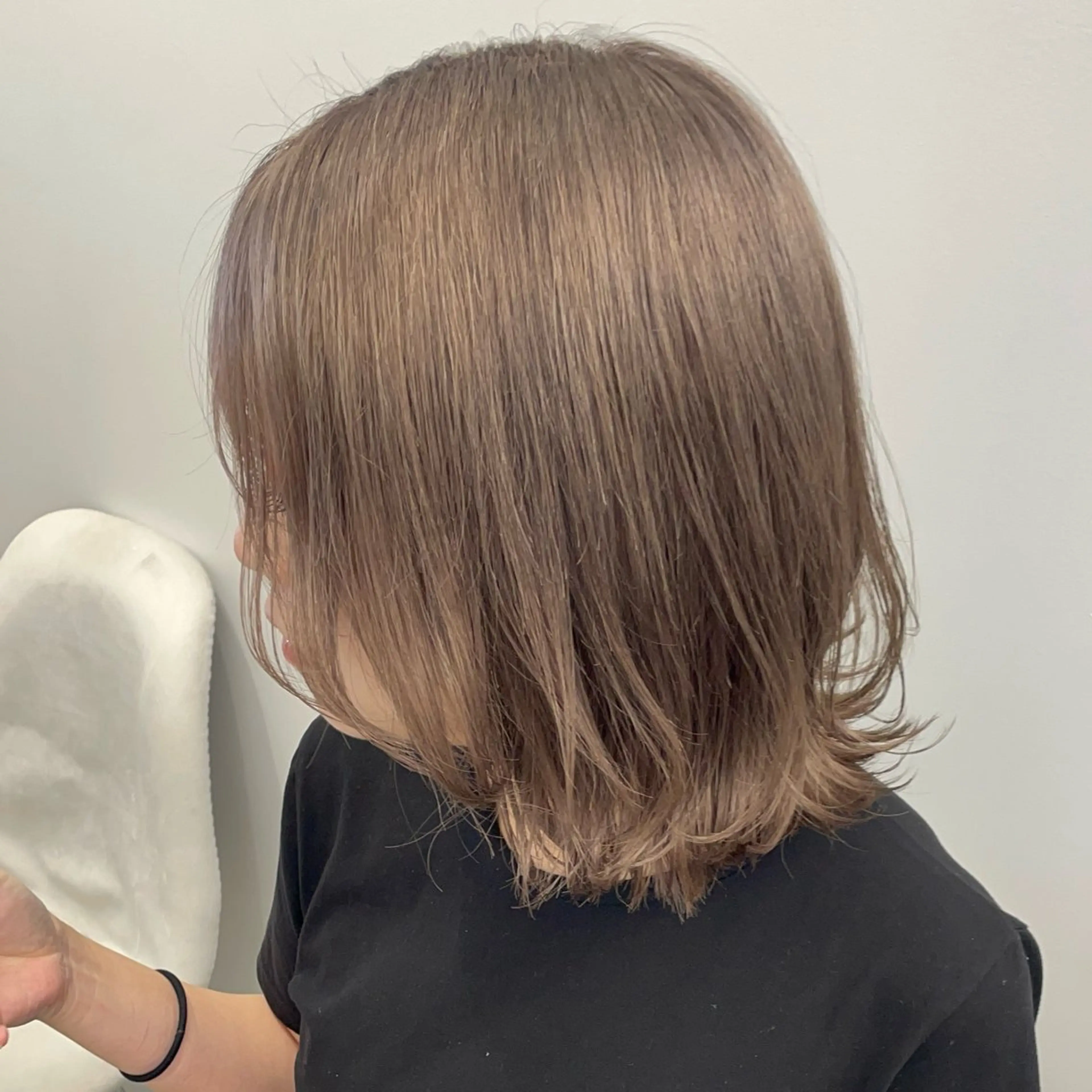 ミディアム カラー グレージュ カット ヘアカラー joule 藤原沙綾のヘアスタイル
