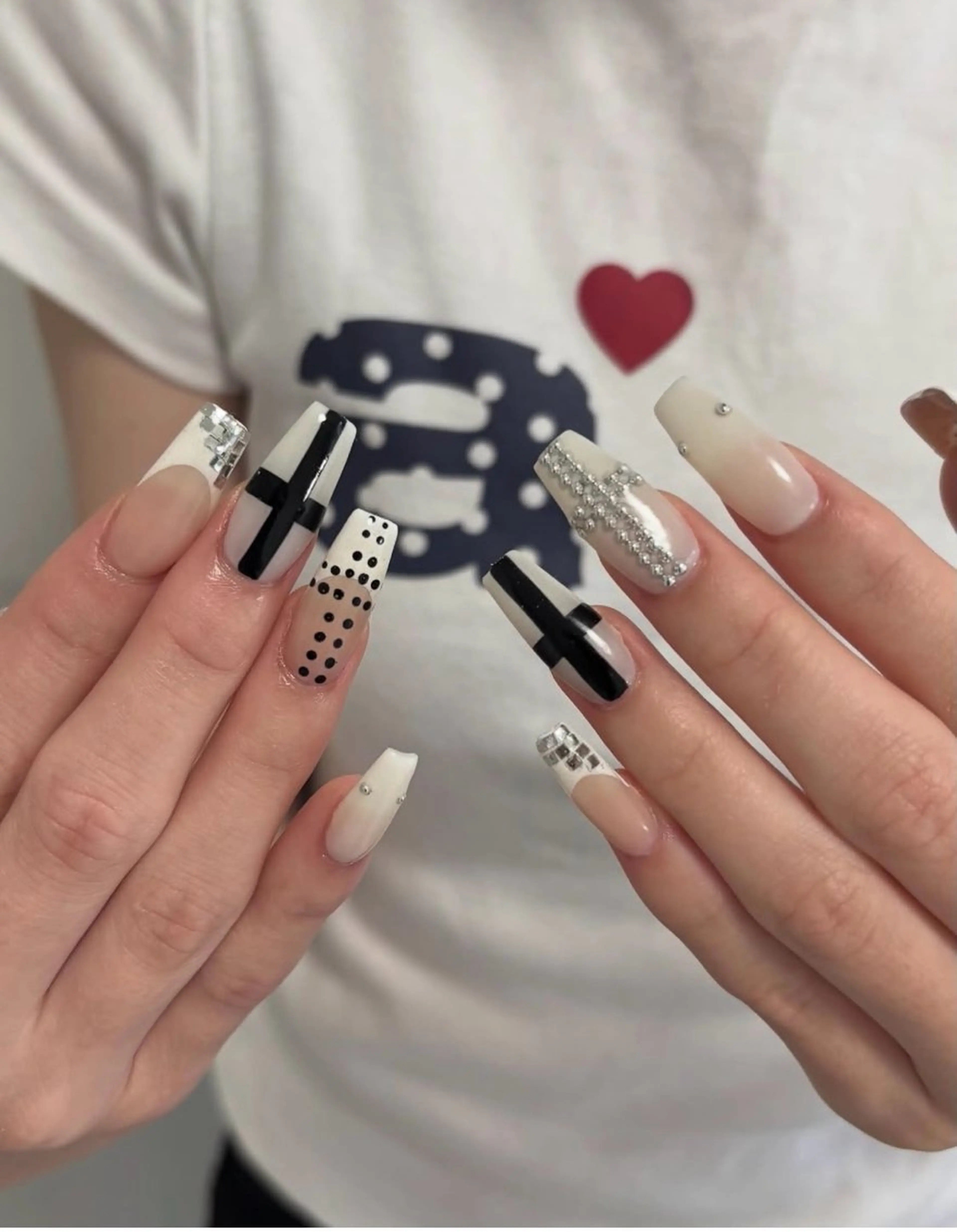 ネイル フレンチネイル グラデーション 韓国ネイル マグネットネイル シンプルネイル ハンドネイル CoMo Nail Studio所属・CoMo Nailのネイルデザイン