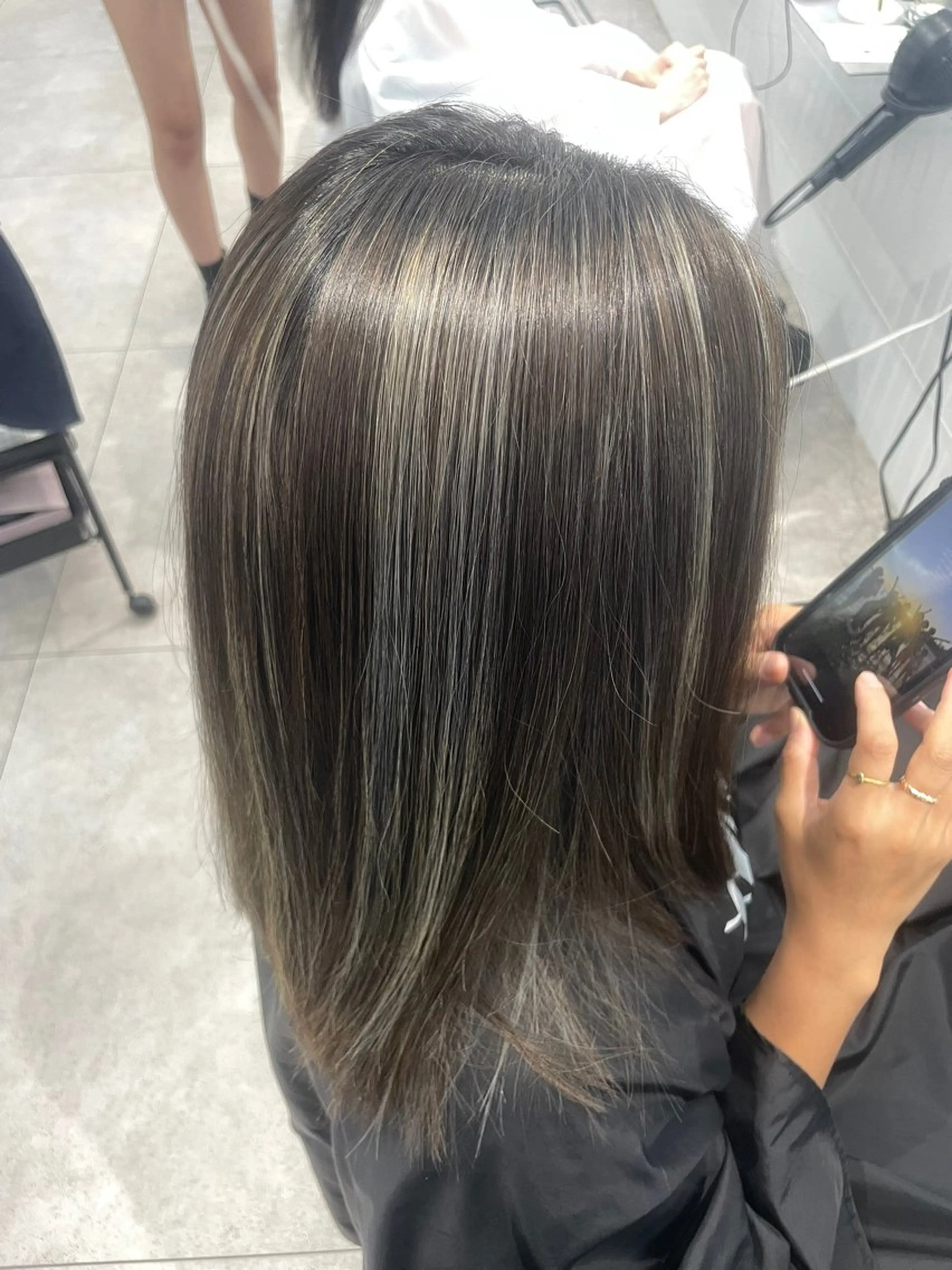 ロング カラー ハイライトカラー ハイライト ヘアカラー 🌊海外ハイライト リタッチ/グレー系のヘアスタイル