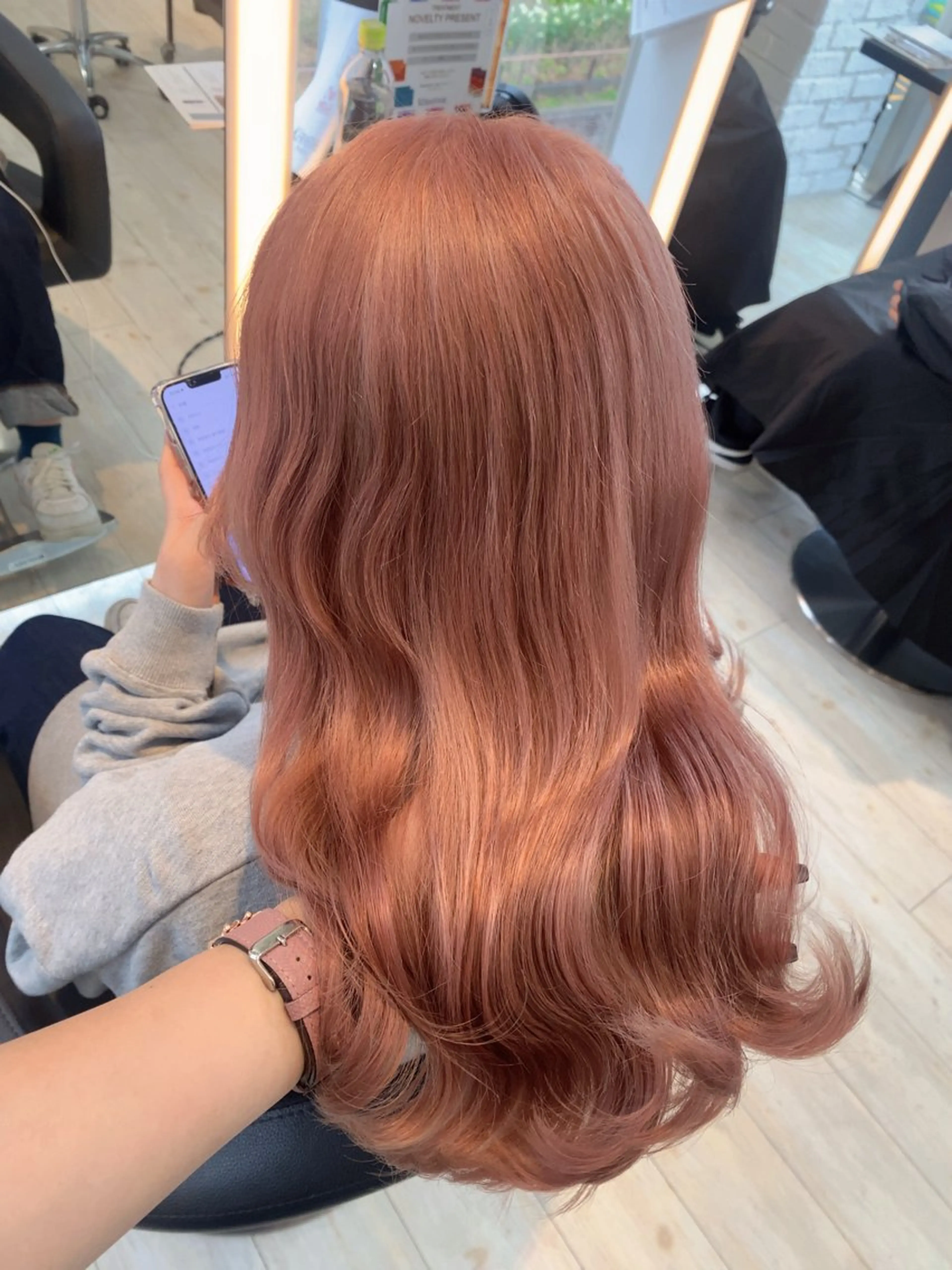 セミロング カラー ヘアカラー トリートメント yuzu/暖色/栄/ ブリーチ/髪質改善のヘアスタイル
