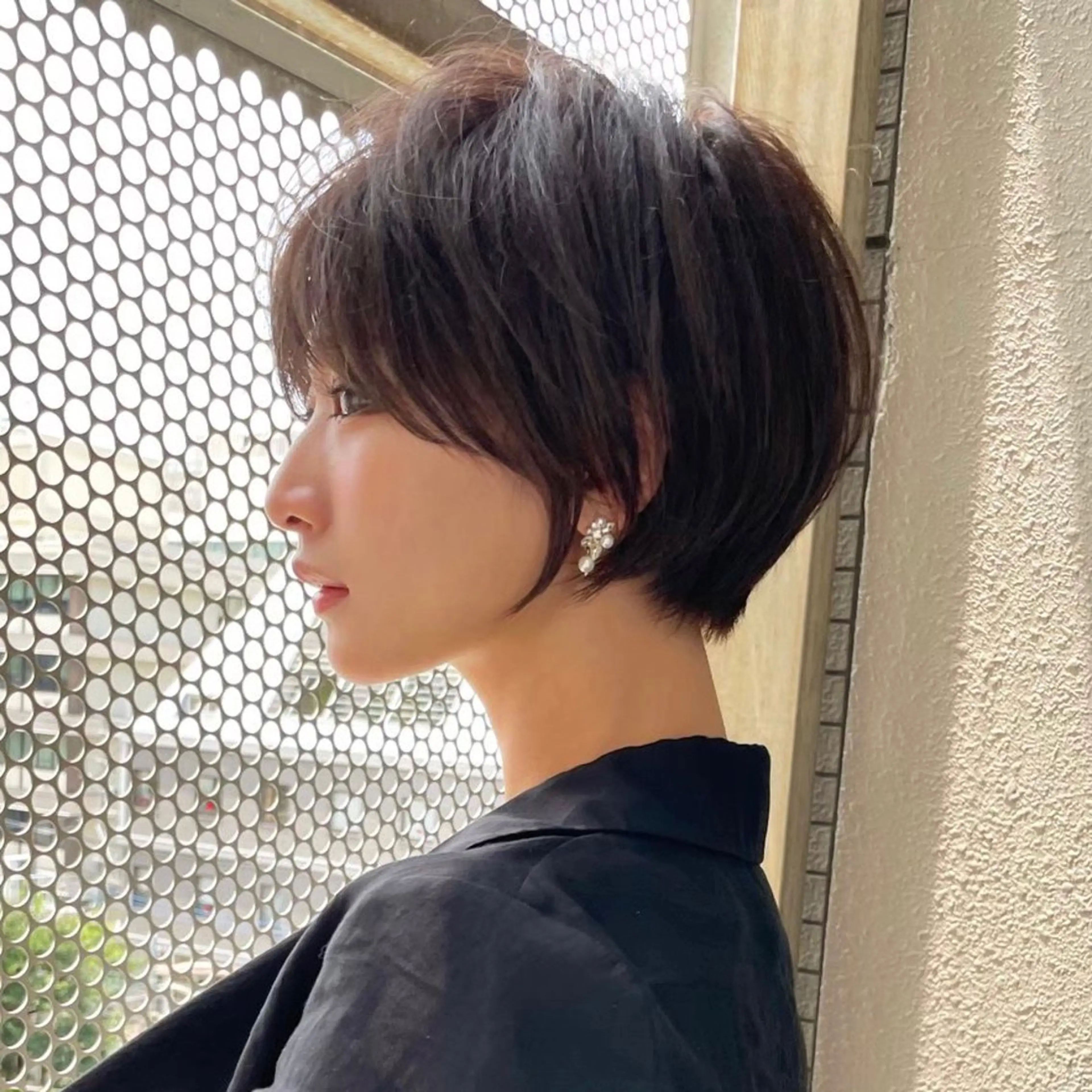 ショート カラー カット ヘアカラー トリートメント 💛ブリーチ&カット LEON🩶のヘアスタイル