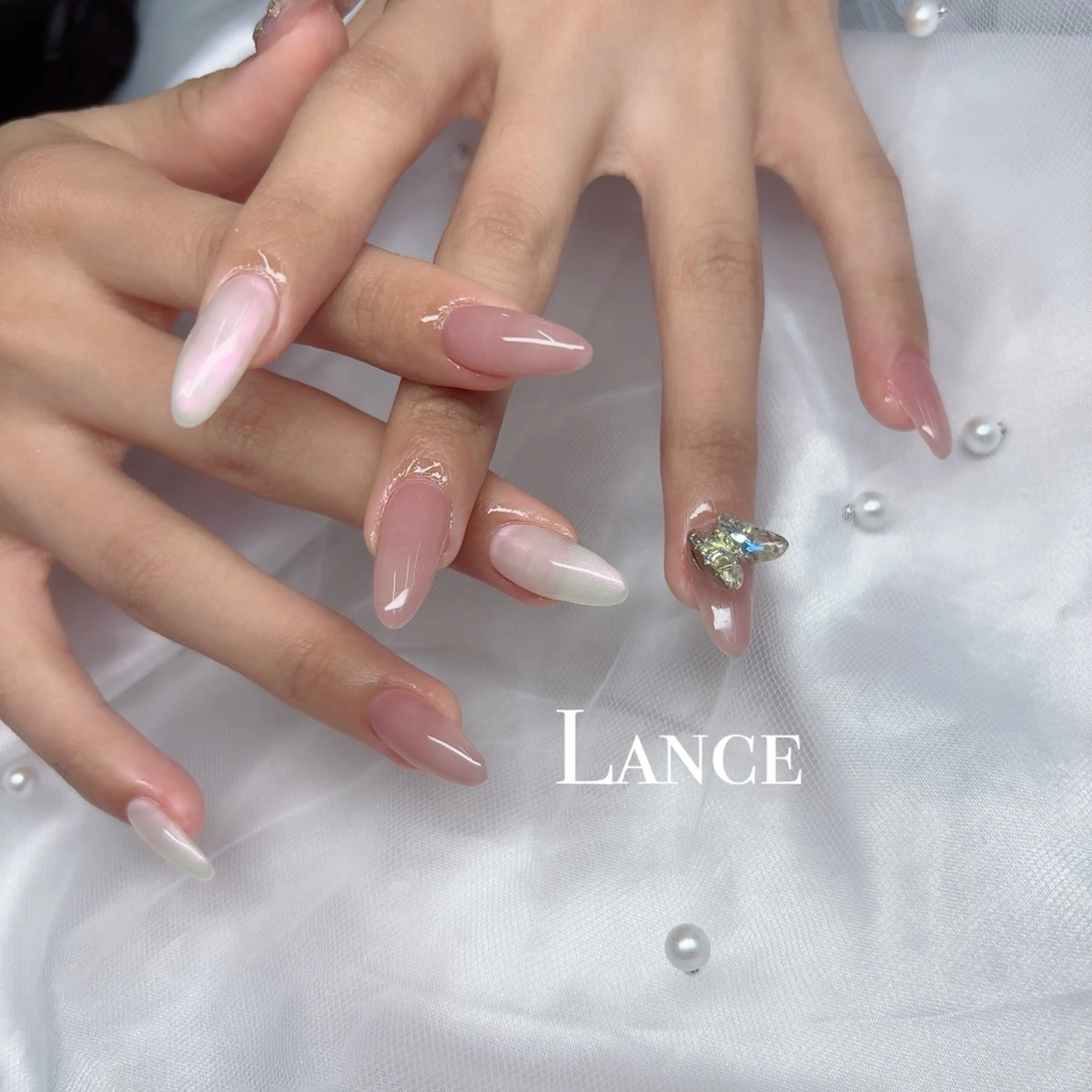 ネイル オーロラネイル フットネイル 氷ネイル・うるうるネイル キラキラネイル 韓国ネイル ハンドネイル Lance nailのネイルデザイン