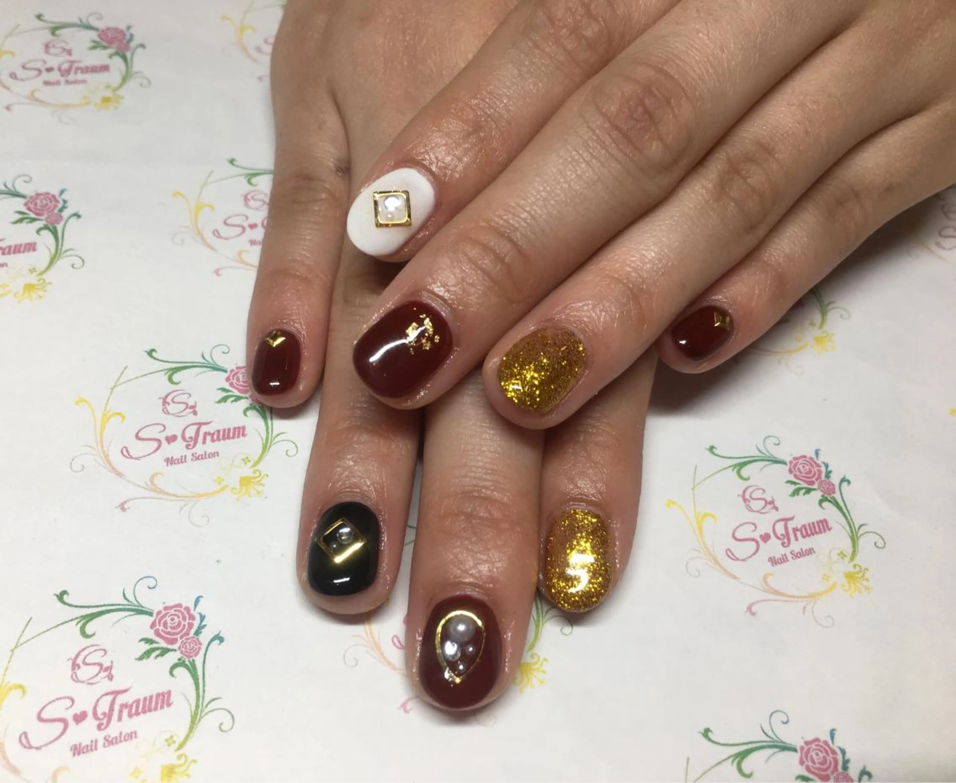 ネイル アートネイル ストーンネイル Nail Salon S-Traum所属・Nail Salon S-Traumのネイルデザイン