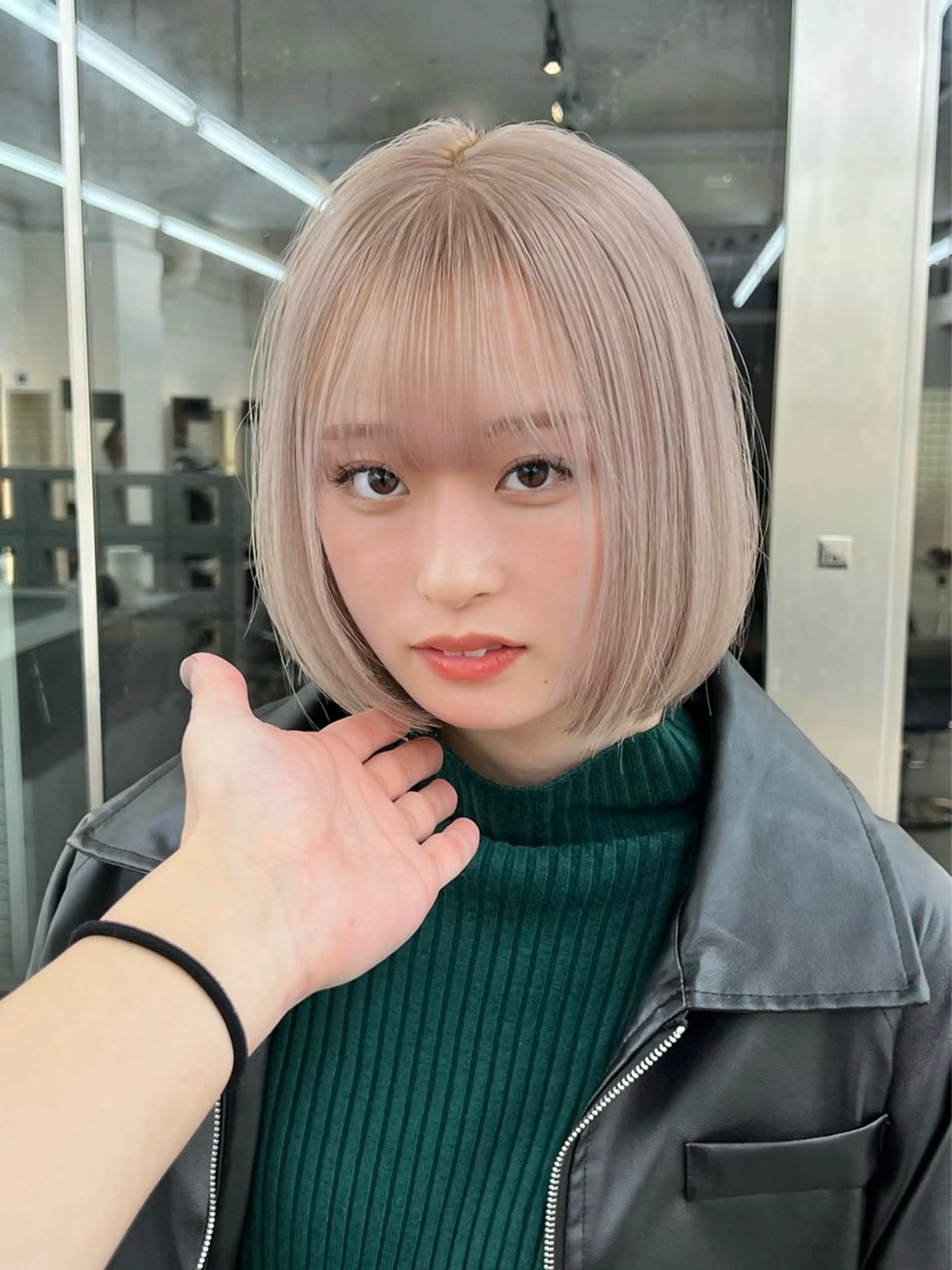 ショート カラー ベージュカラー カット ヘアカラー ムラ修正💎 艶髪ハイトーン💎のヘアスタイル