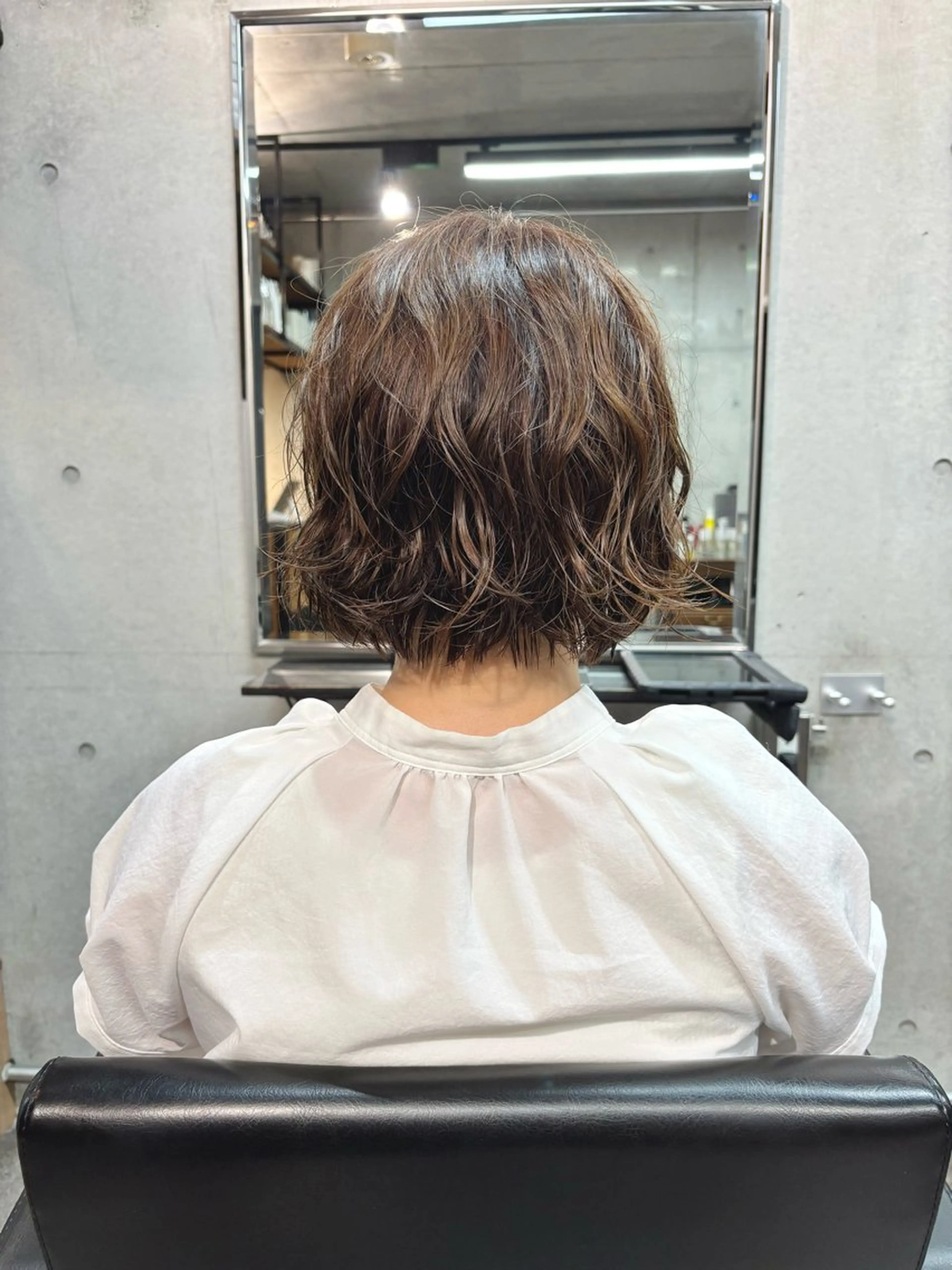 ショート カラー パーマ カット ヘアカラー パーマ トリートメント ショートボブ髪質改善 縮毛矯正上手い山道潤のヘアスタイル