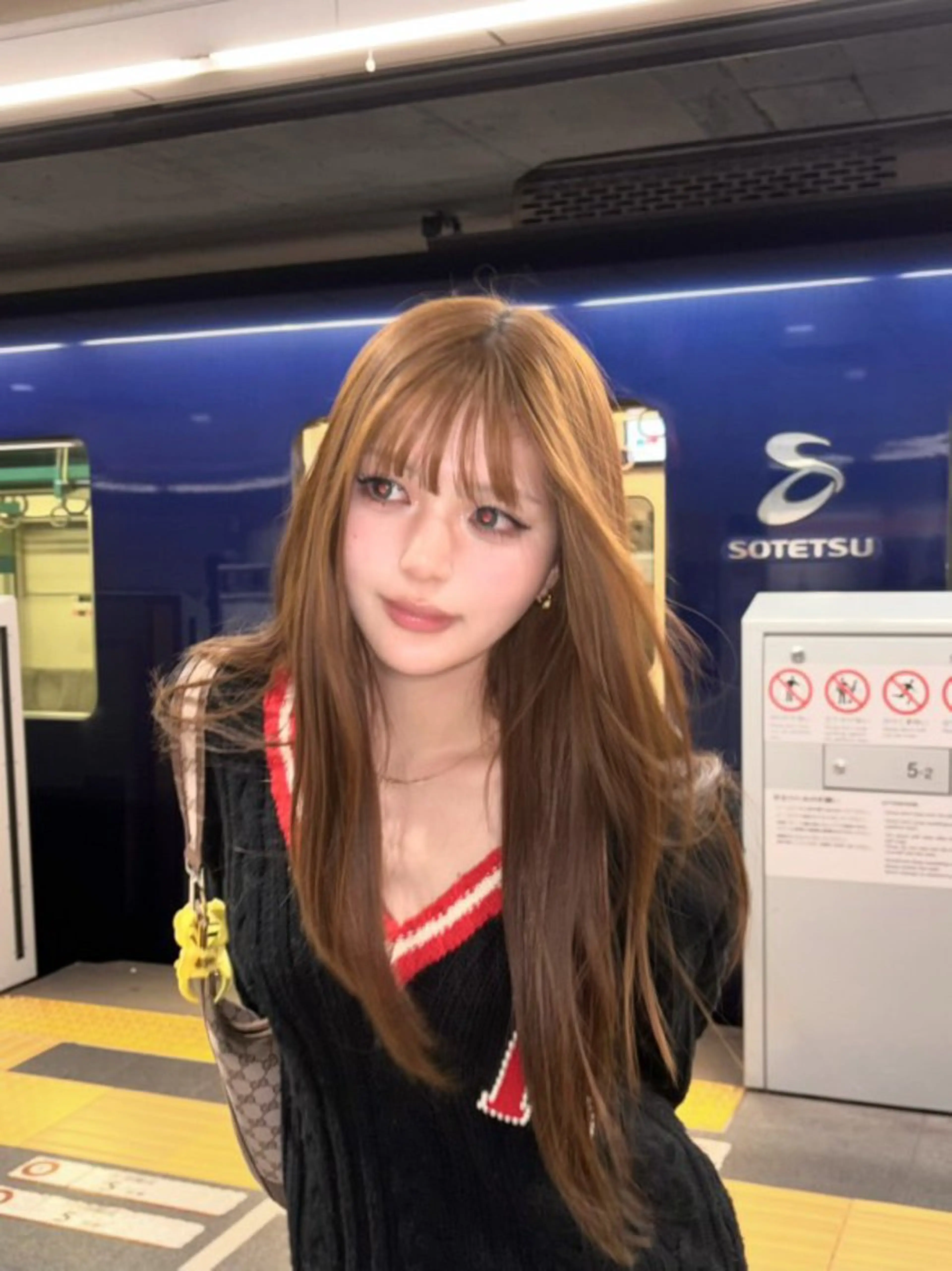 ロング カラー プルエクステ エクステ カット ヘアカラー トリートメント 🪸ハイトーンカラー エクステmisakiのヘアスタイル