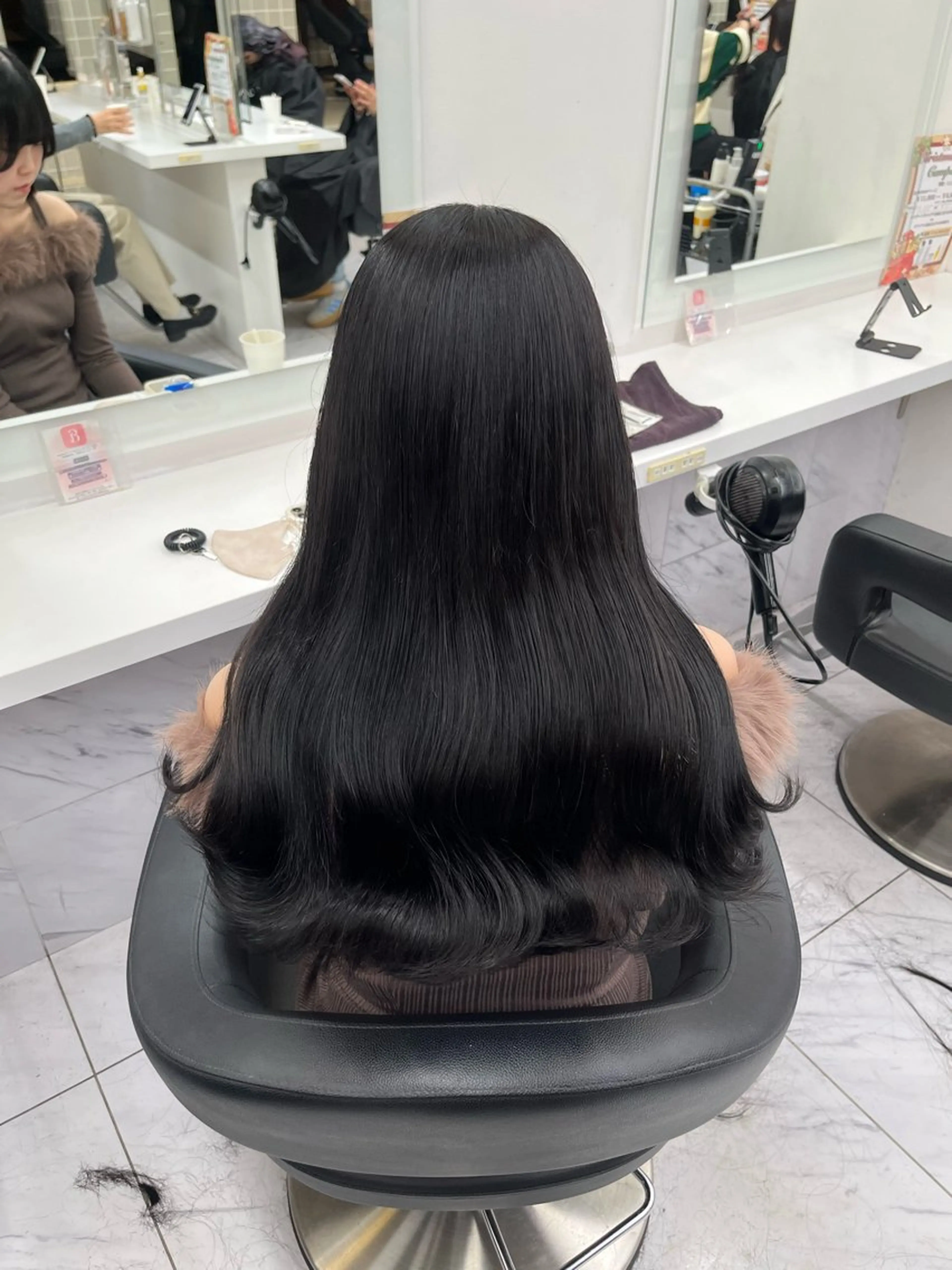 ロング ヘアカラー トリートメント ヘッドスパ ヘアセット 寒色＆ブリーチ特化 寒色MiOのヘアスタイル