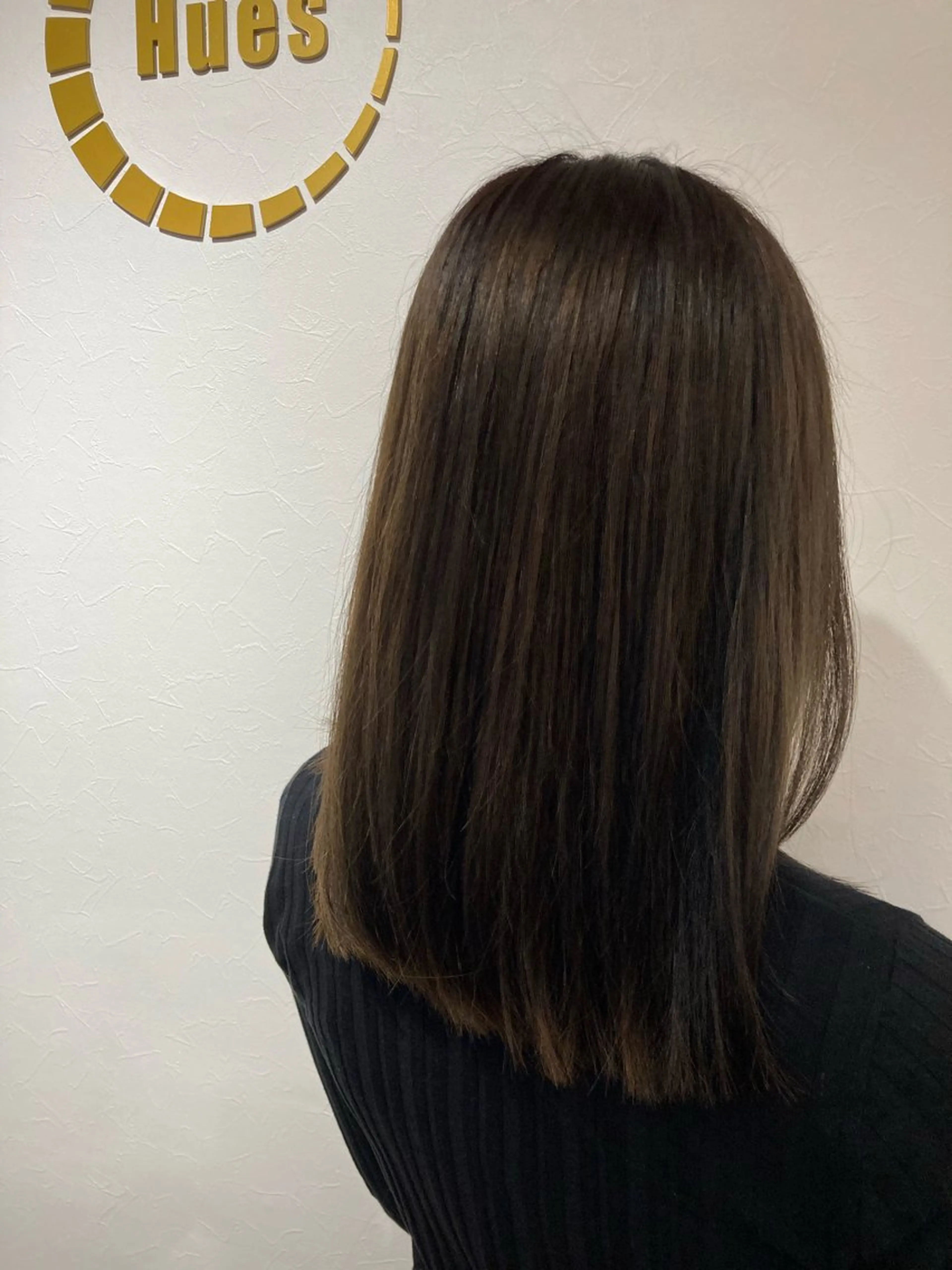 ロング カラー ベージュカラー オリーブベージュ ヘアカラー HUES（ヒューズ）所属・無料カットモデル✂️ 城下竜二のヘアスタイル