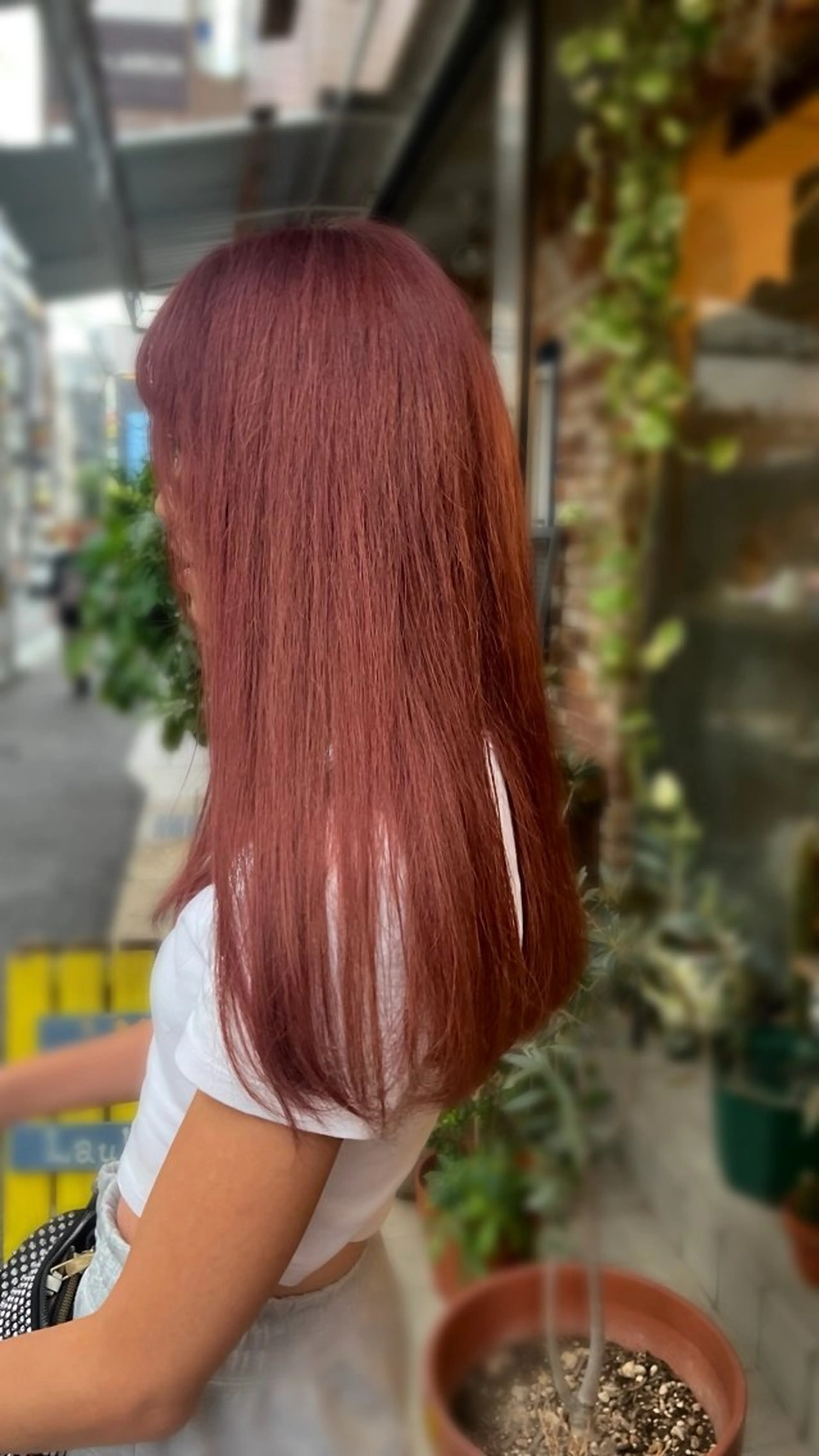 ロング カラー ハイトーンカラー オレンジ オレンジピンク ピンクカラー ヘアカラー MocT所属・奥村 🎀のヘアスタイル