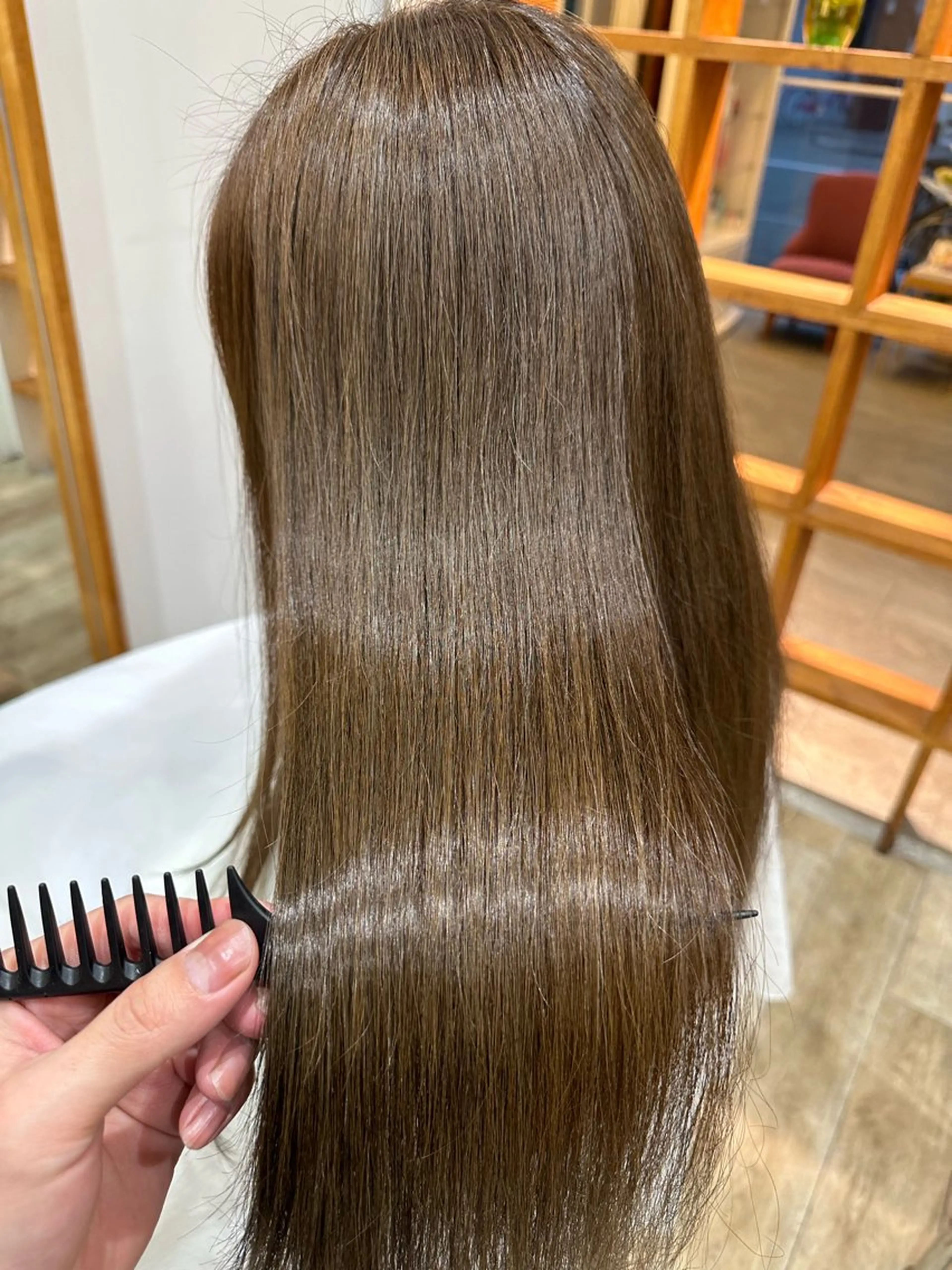 ロング カラー ロングレイヤー アッシュ ベージュカラー ブリーチ ブラウンカラー peakshair所属・北堀江メンズパーマ 特化◎下村悠人のヘアスタイル