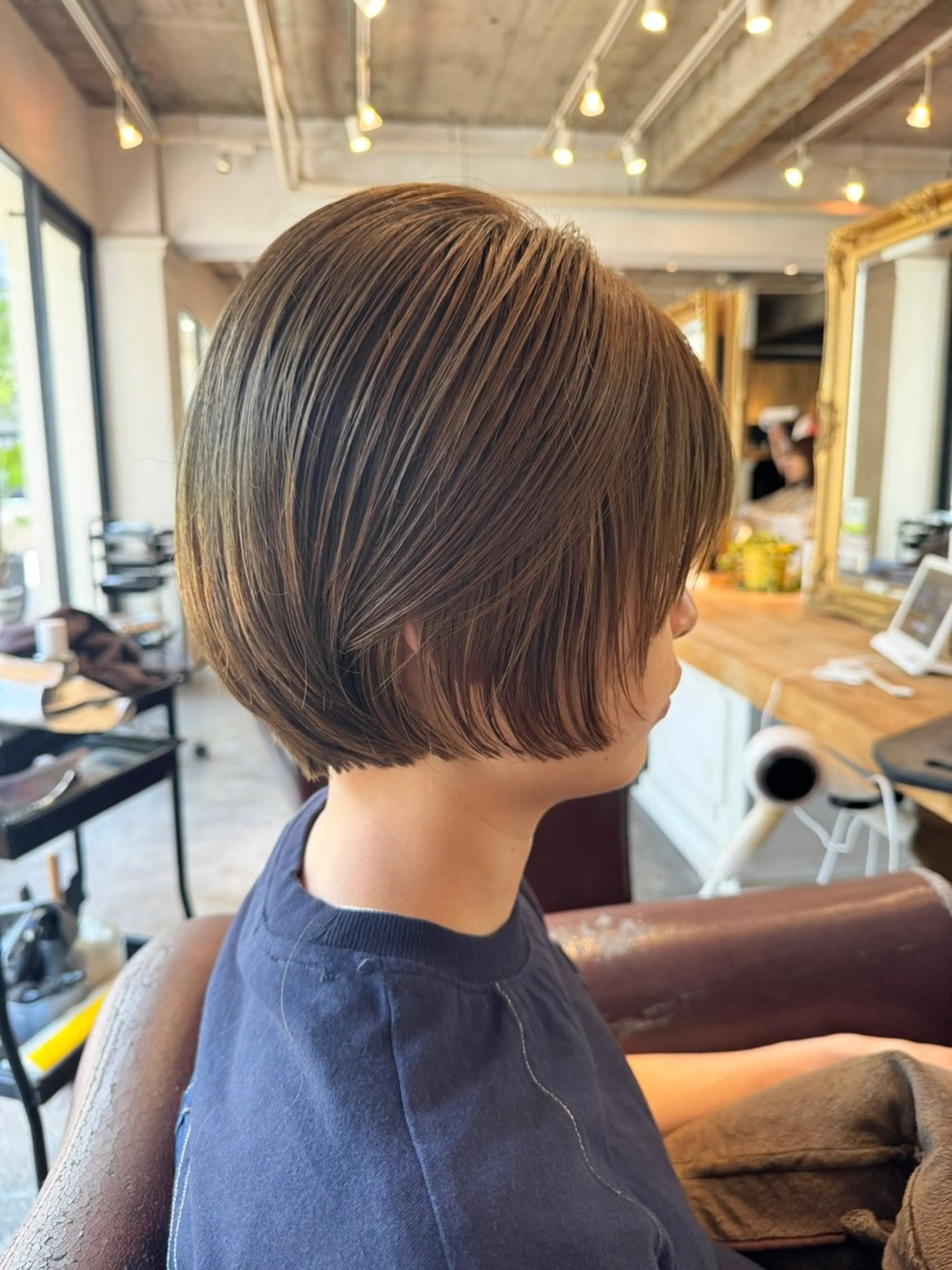 ショート カラー ベージュカラー ブリーチ ショートヘア カット ヘアカラー トリートメント 銀座/ダブルカラー/ レイヤーカット/高梨のヘアスタイル
