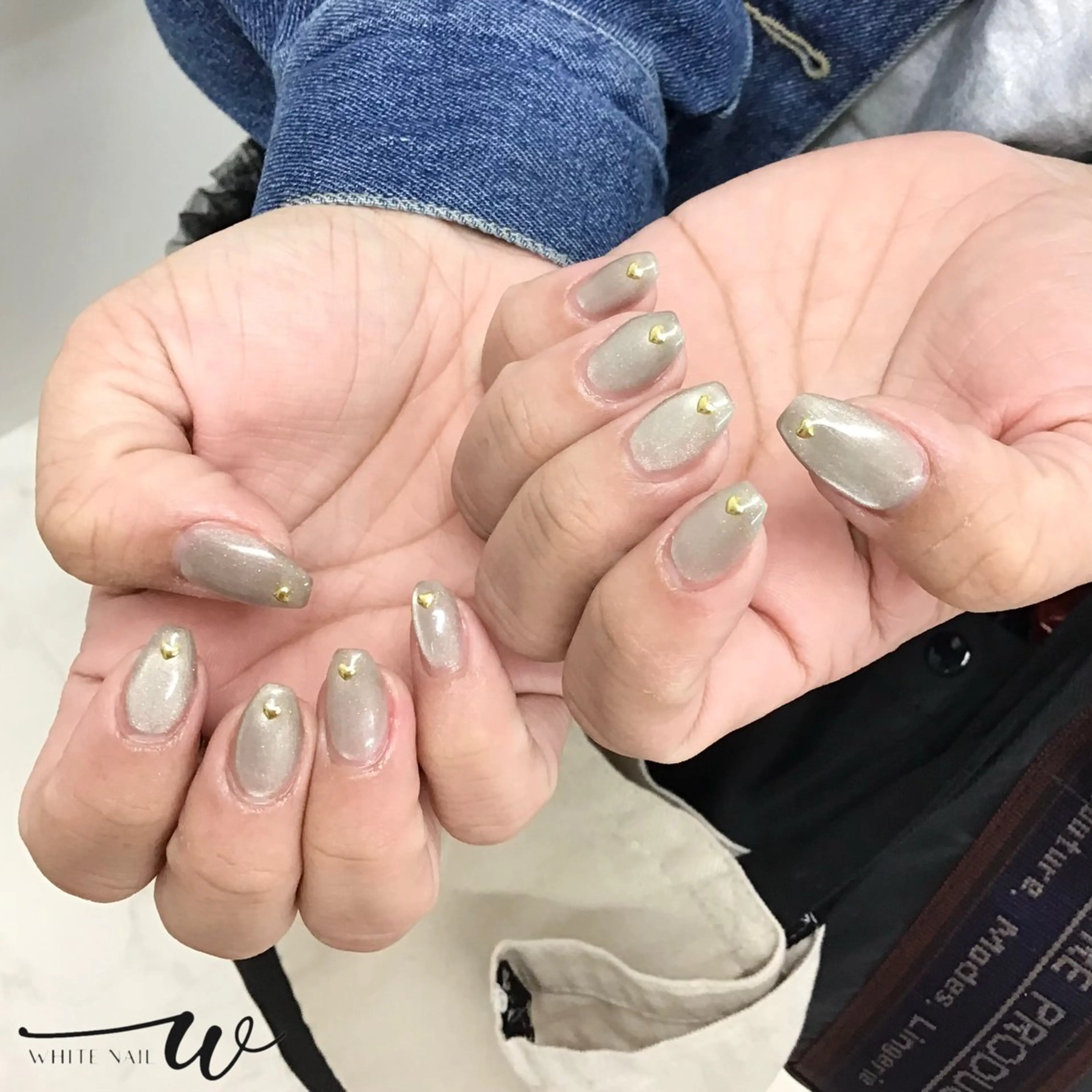 ネイル マグネットネイル ハンドネイル WHITENAIL所属・WHITE NAIL yoshida🪞のネイルデザイン