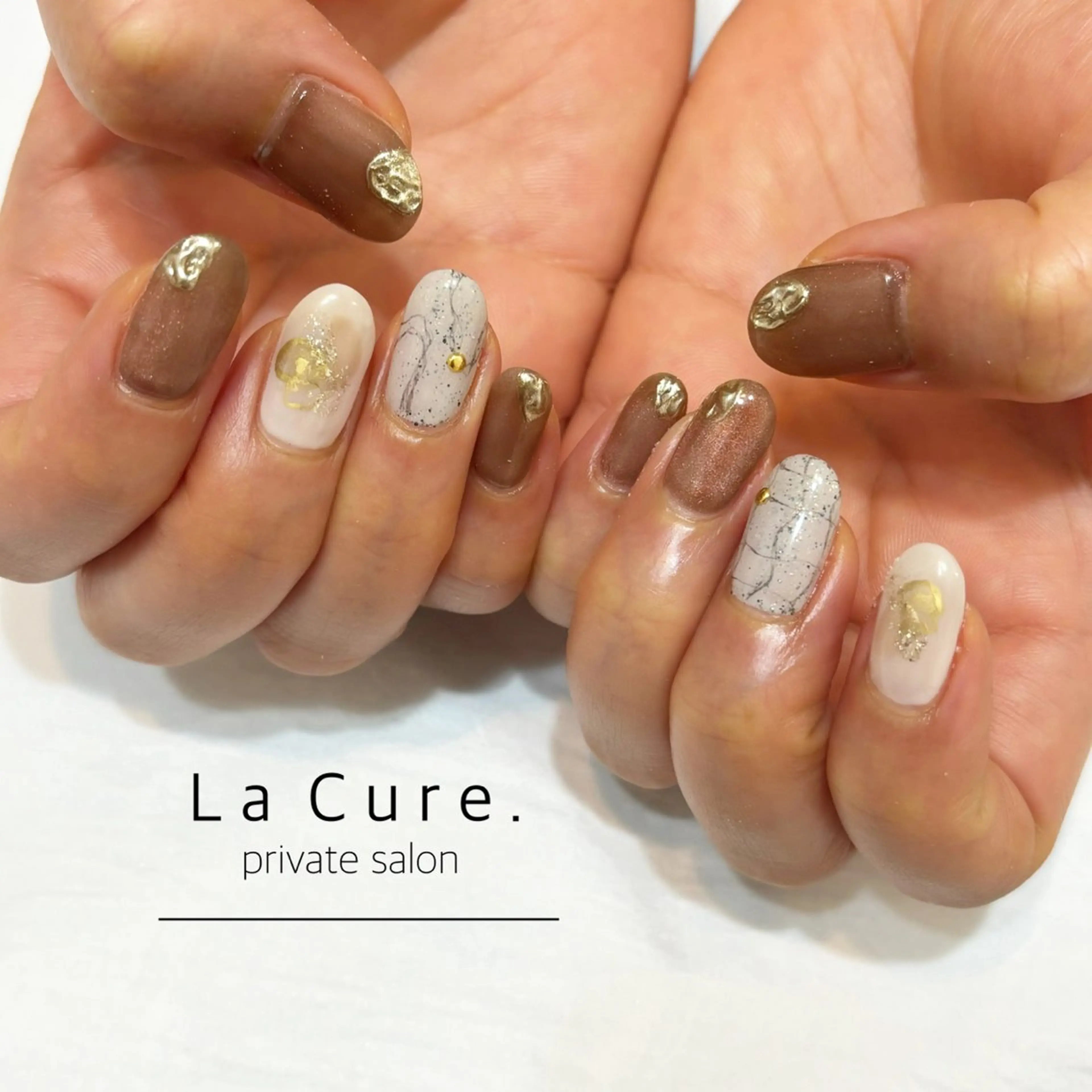 ネイル ブラウン ニュアンスネイル ハンドネイル Lacure. misaのネイルデザイン