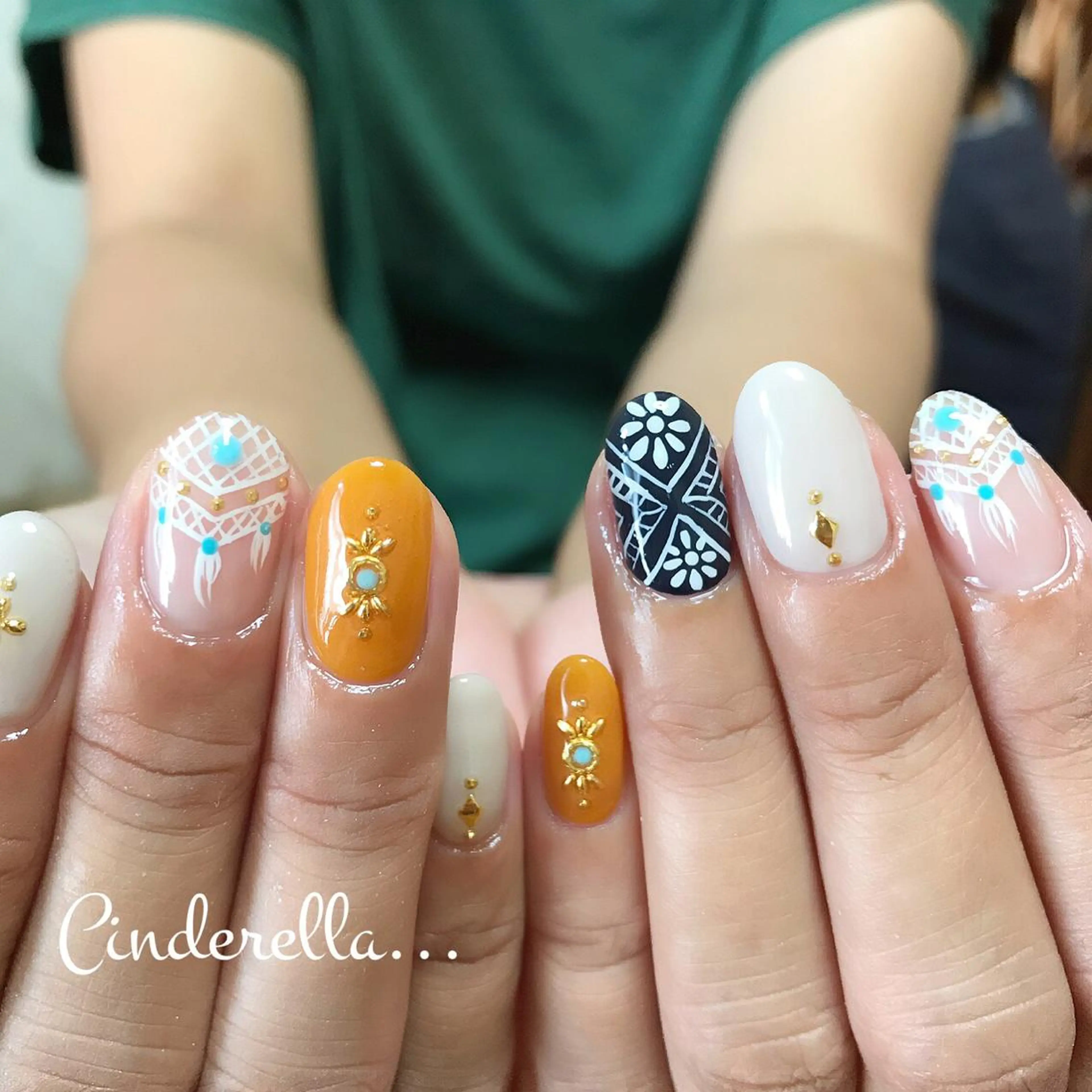 ネイル Nailroom. Cinderellaのネイルデザイン