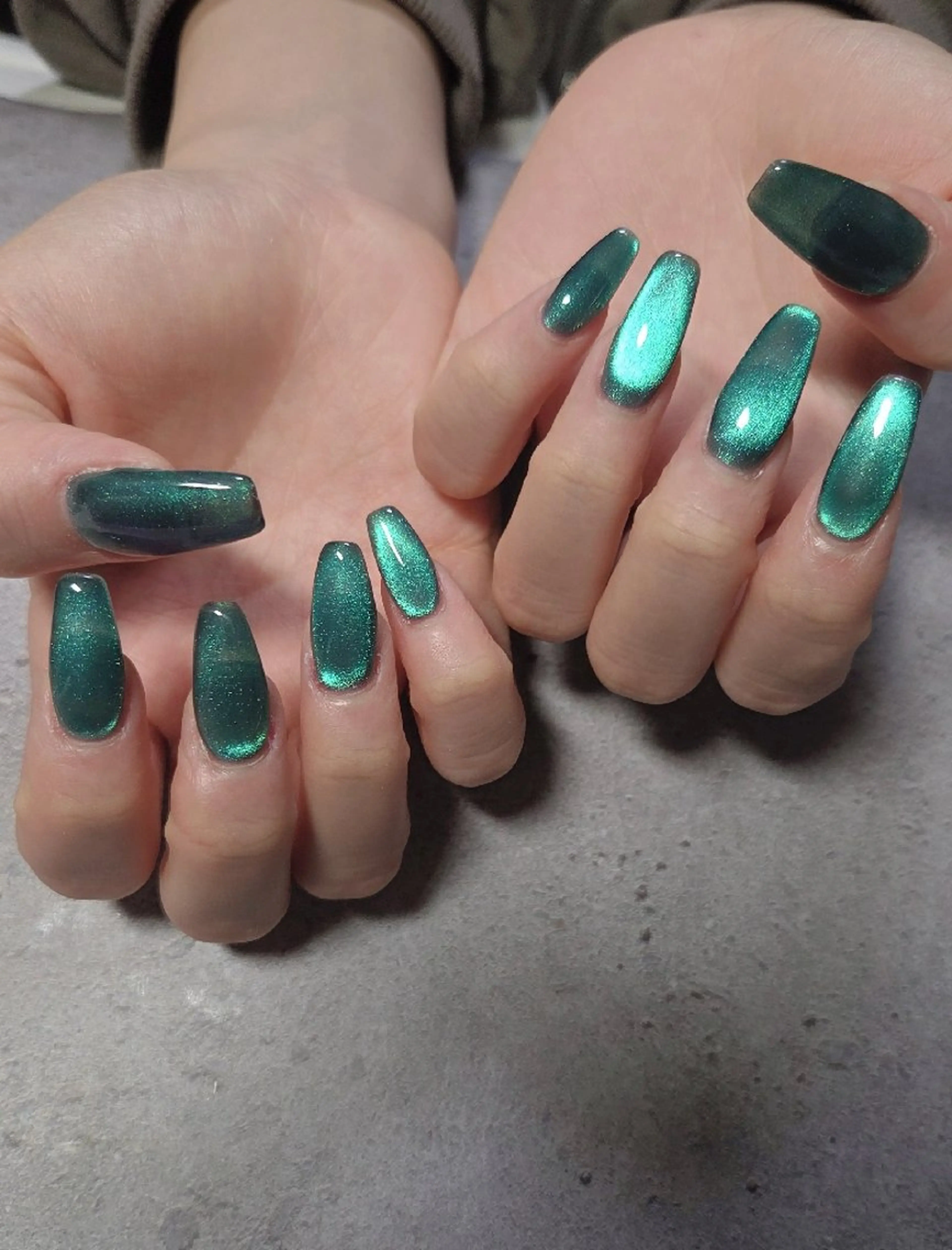 ネイル 長さ出し グラデーション キラキラネイル ロングネイル マグネットネイル ハンドネイル flure de neige yukiのネイルデザイン