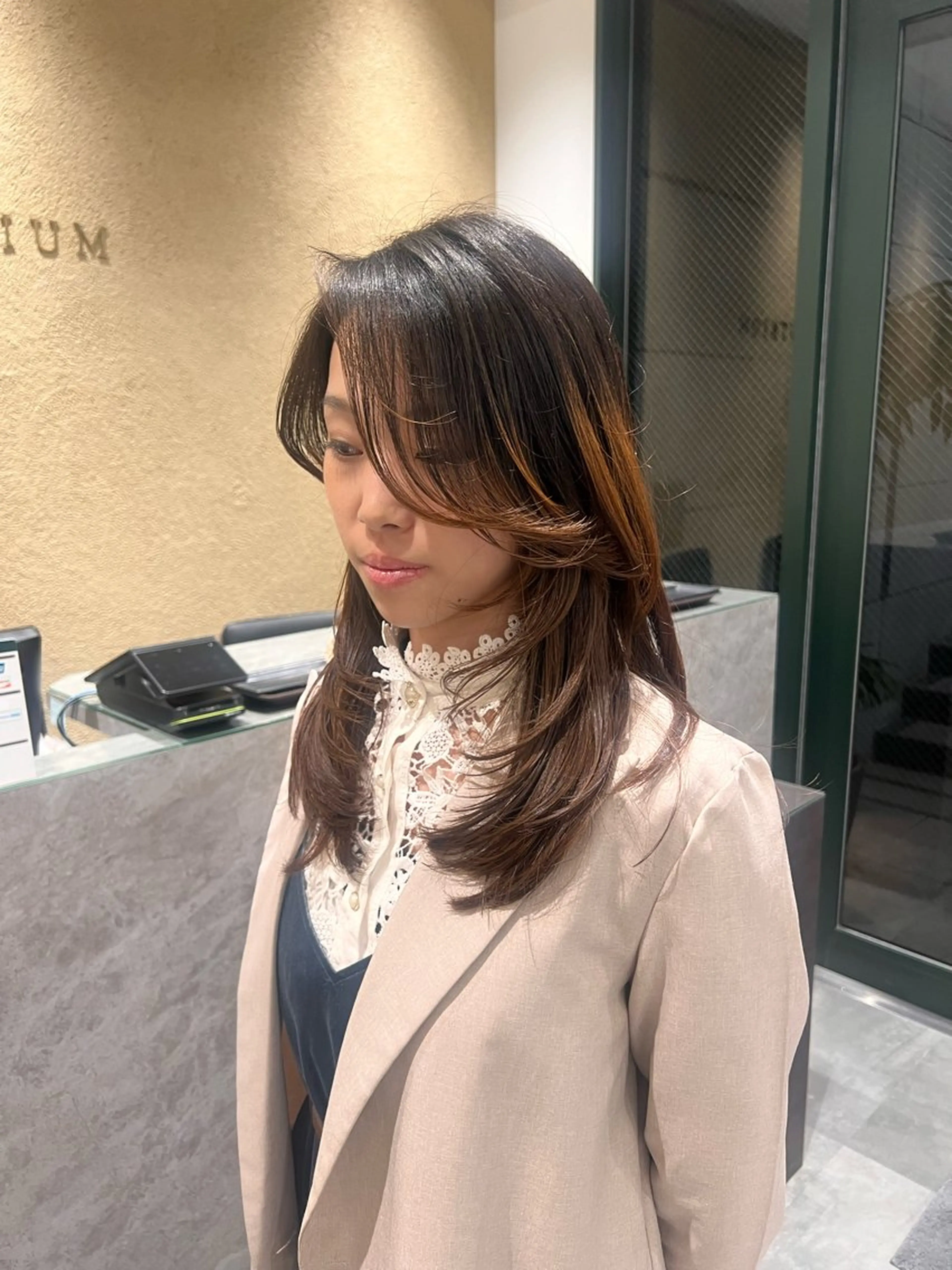 セミロング レイヤーカット BEAUTRIUM  aoyama店所属・カット無料🎶 たるみことりのヘアスタイル