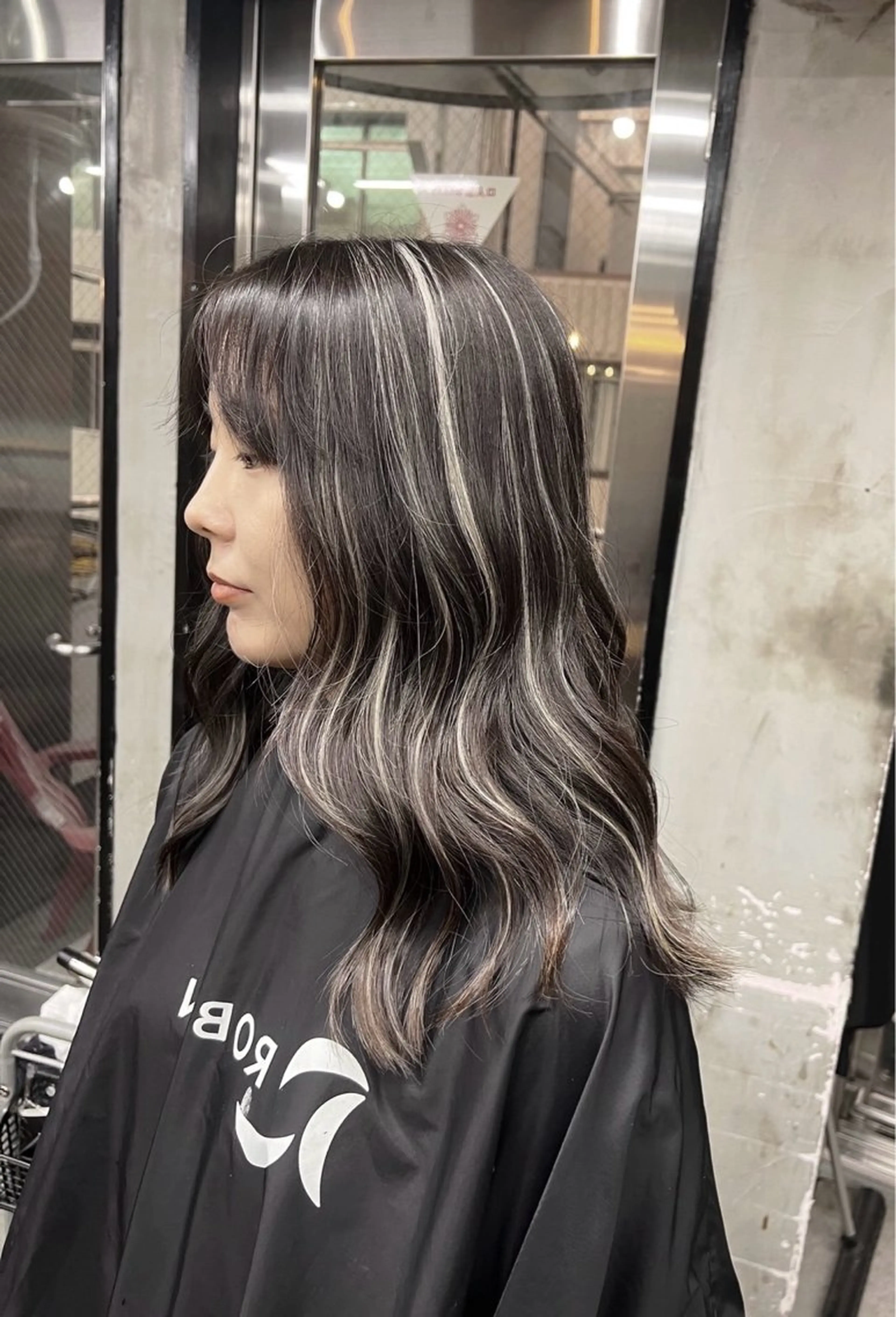 セミロング カラー ダークグレー ダークグレージュ グレージュ ハイライトカラー ハイライト ヘアカラー トリートメント ROBIN所属・指名数No.1 /NAOYAのヘアスタイル