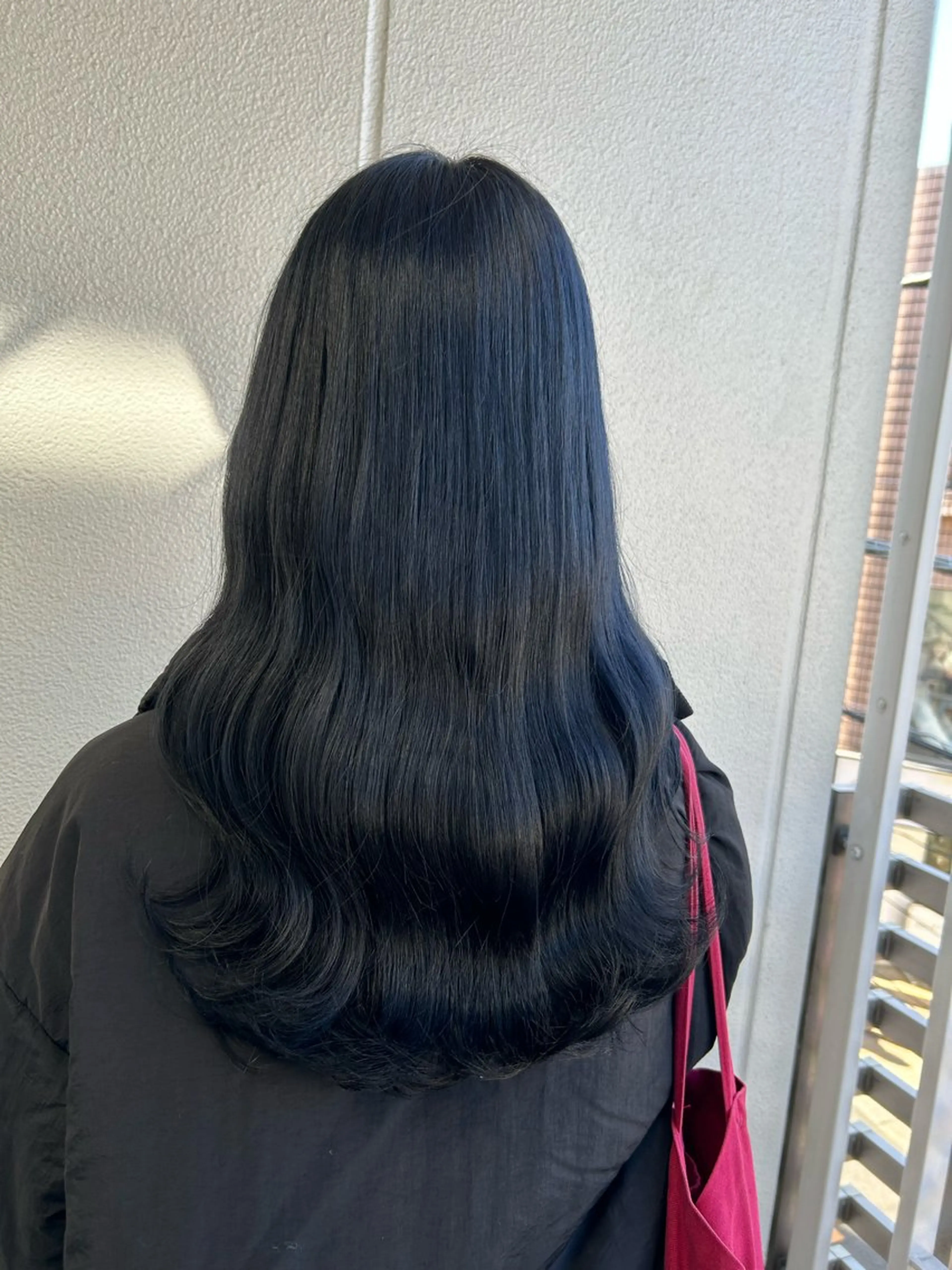 ロング カラー ヘアアレンジ 黒髪 ネイビーカラー 《暖色/韓国レイヤー 》🇰🇷桑原ユキネのヘアスタイル