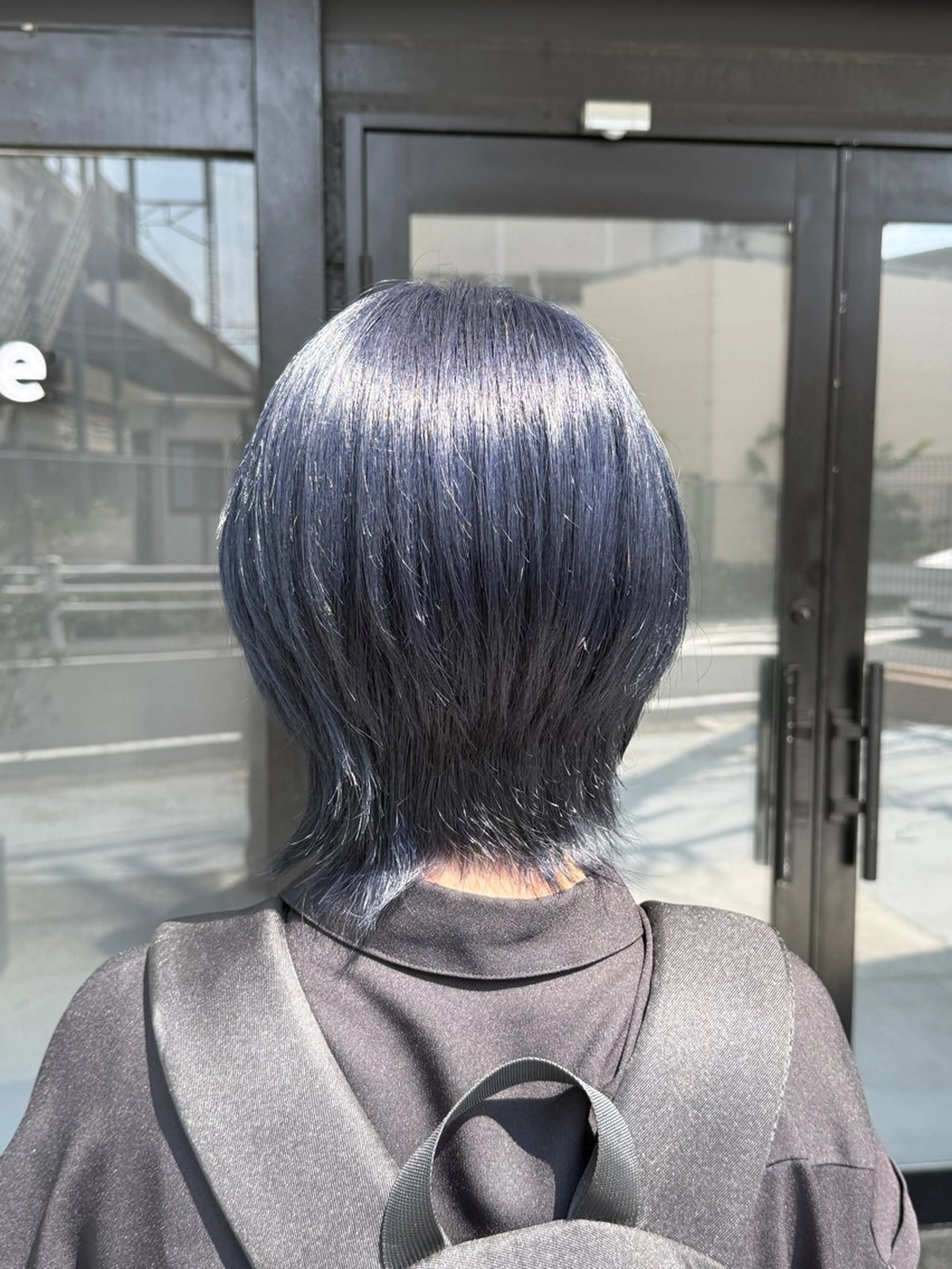 ミディアム カラー 黒髪 ブルーカラー ブルーブラック カット ヘアカラー トリートメント 透明感カラー/パーマ 🌀アオノアユミのヘアスタイル