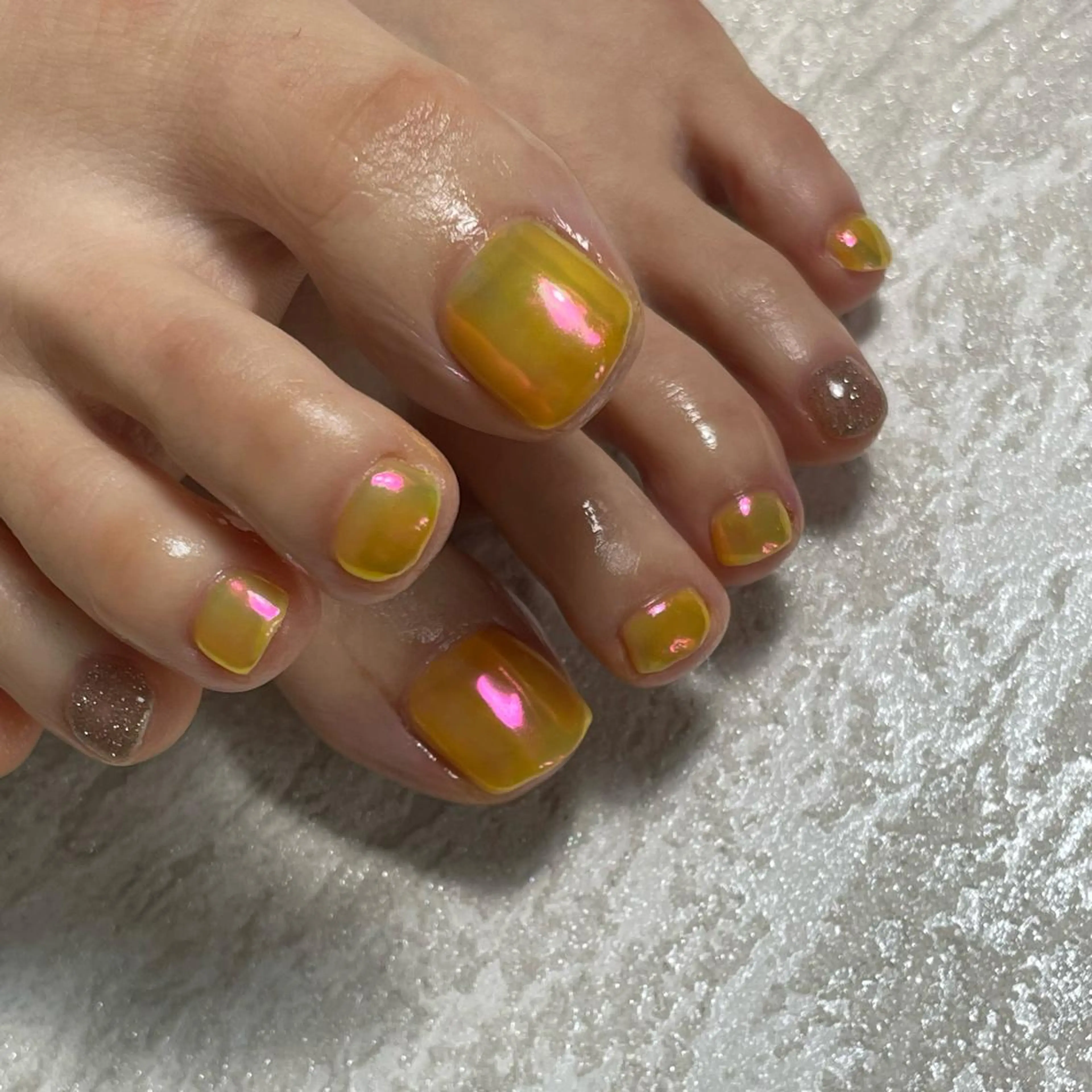 ネイル 氷ネイル・うるうるネイル 黄色 フットネイル Colorer'me クロレミーのネイルデザイン