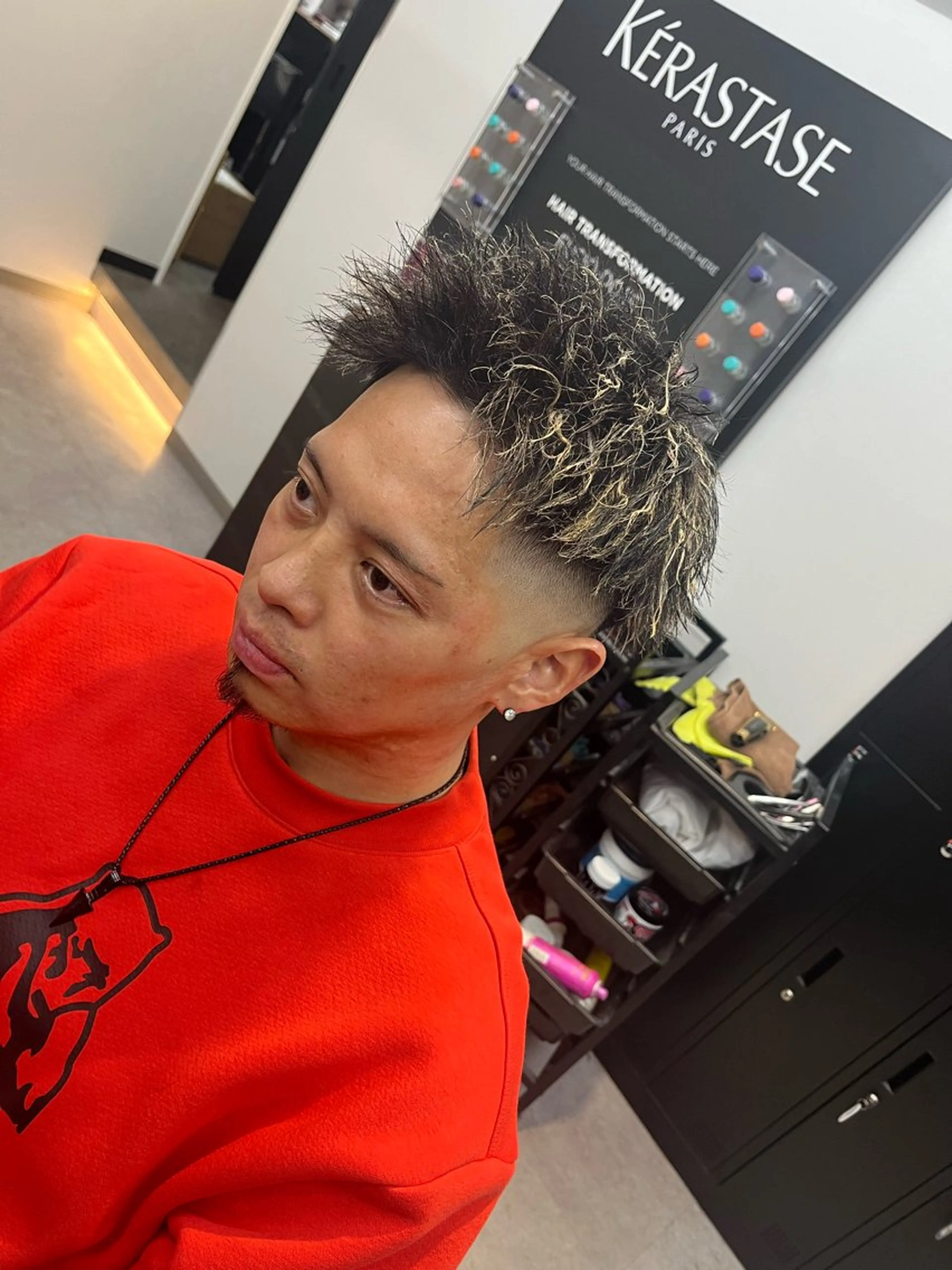 ショート カラー パーマ ヘアアレンジ メンズ メンズメッシュ メンズパーマ メンズツイストパーマ メッシュ ツイストパーマ カット ヘアカラー パーマ ヘアセット men'slapis YUTOのヘアスタイル