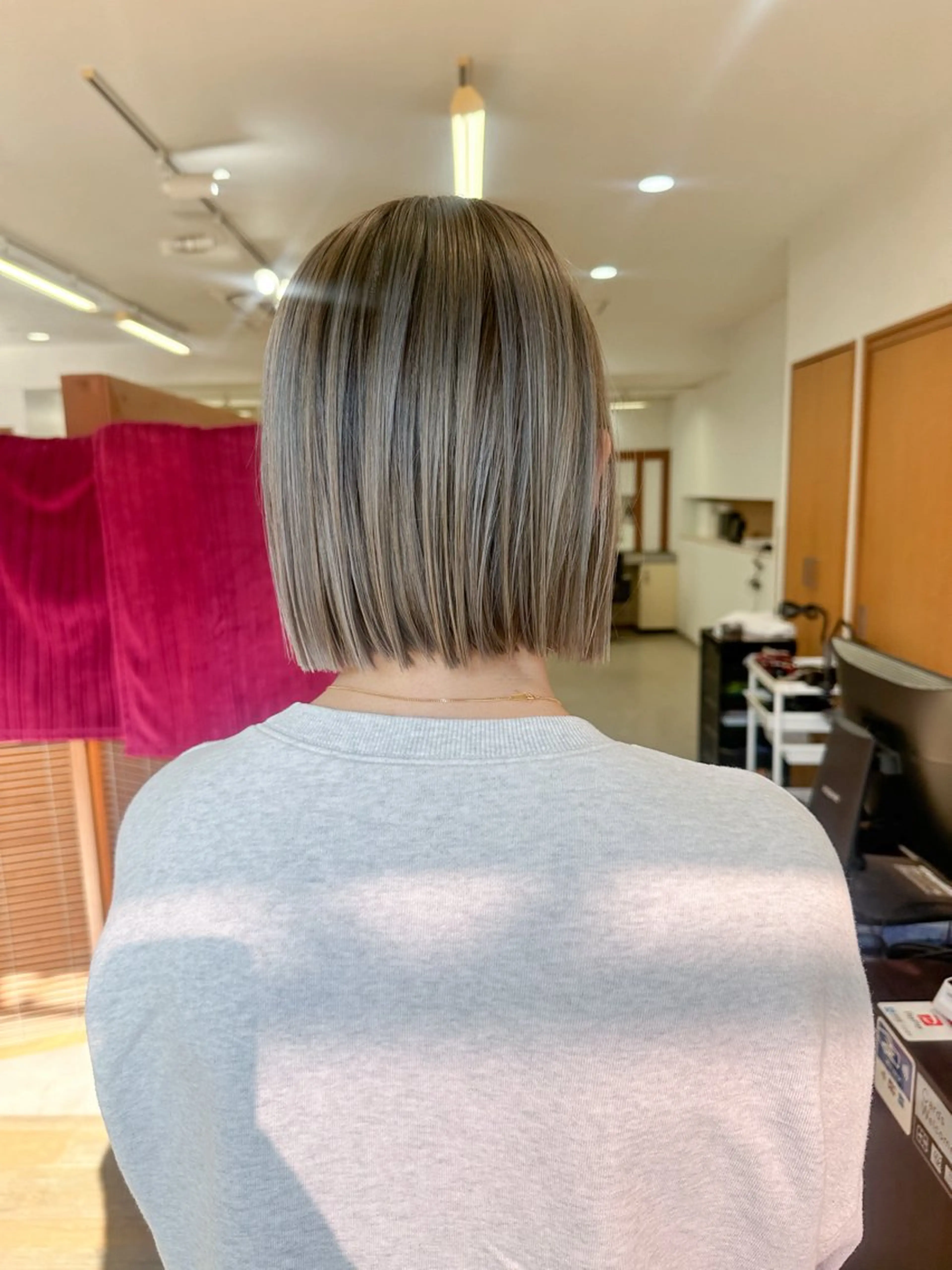 ショート カラー カット 縮毛矯正 トリートメント peg.hair所属・ブリーチカラー🫧 森　凪沙のヘアスタイル