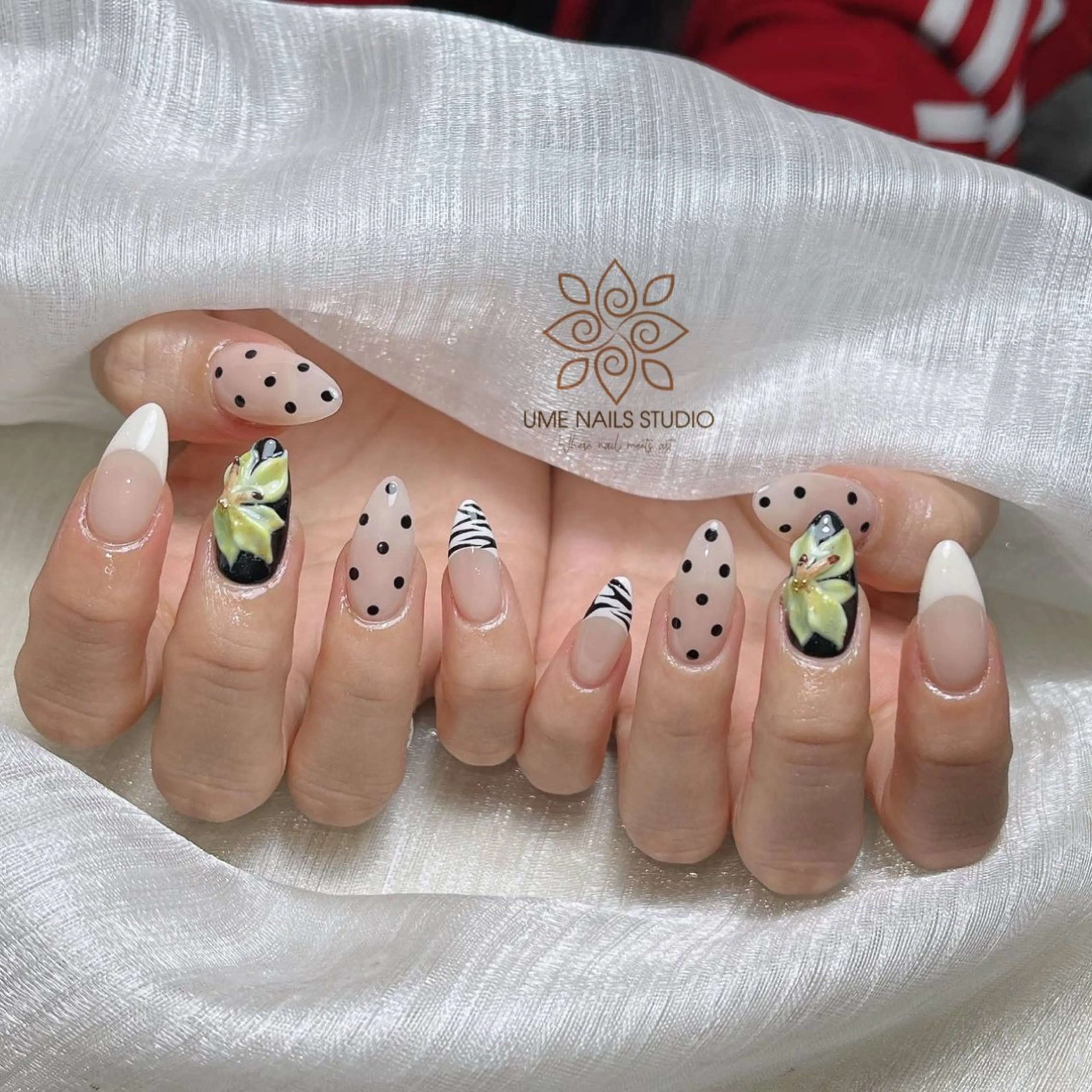 ネイル チークネイル クリアネイル ガーリー キラキラネイル 韓国ネイル ハンドネイル Ume Nail Studioのネイルデザイン