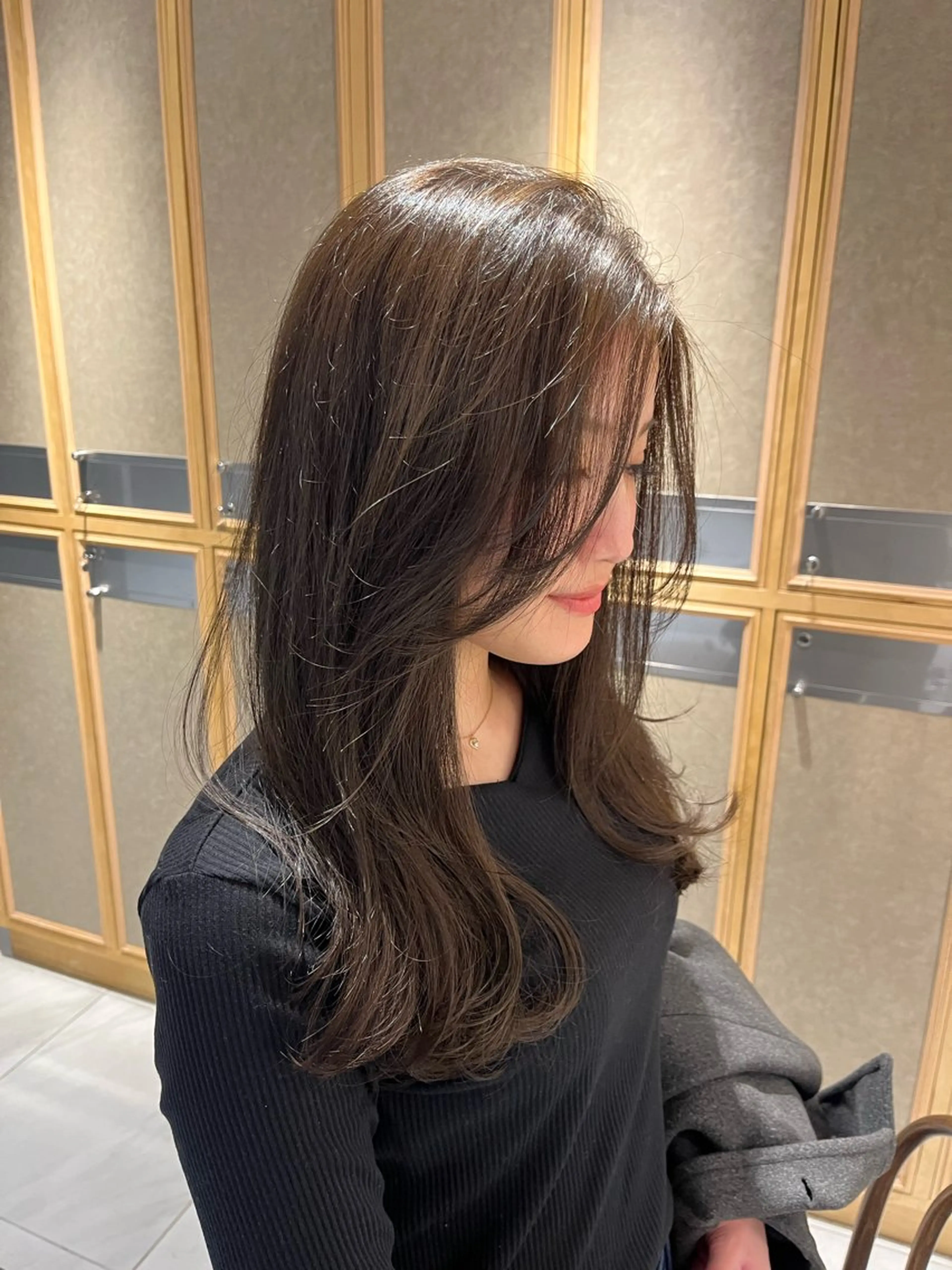 ロング レイヤーカット ナミ🩶暗髪/暖色 ❤️/透明感/縮毛のヘアスタイル