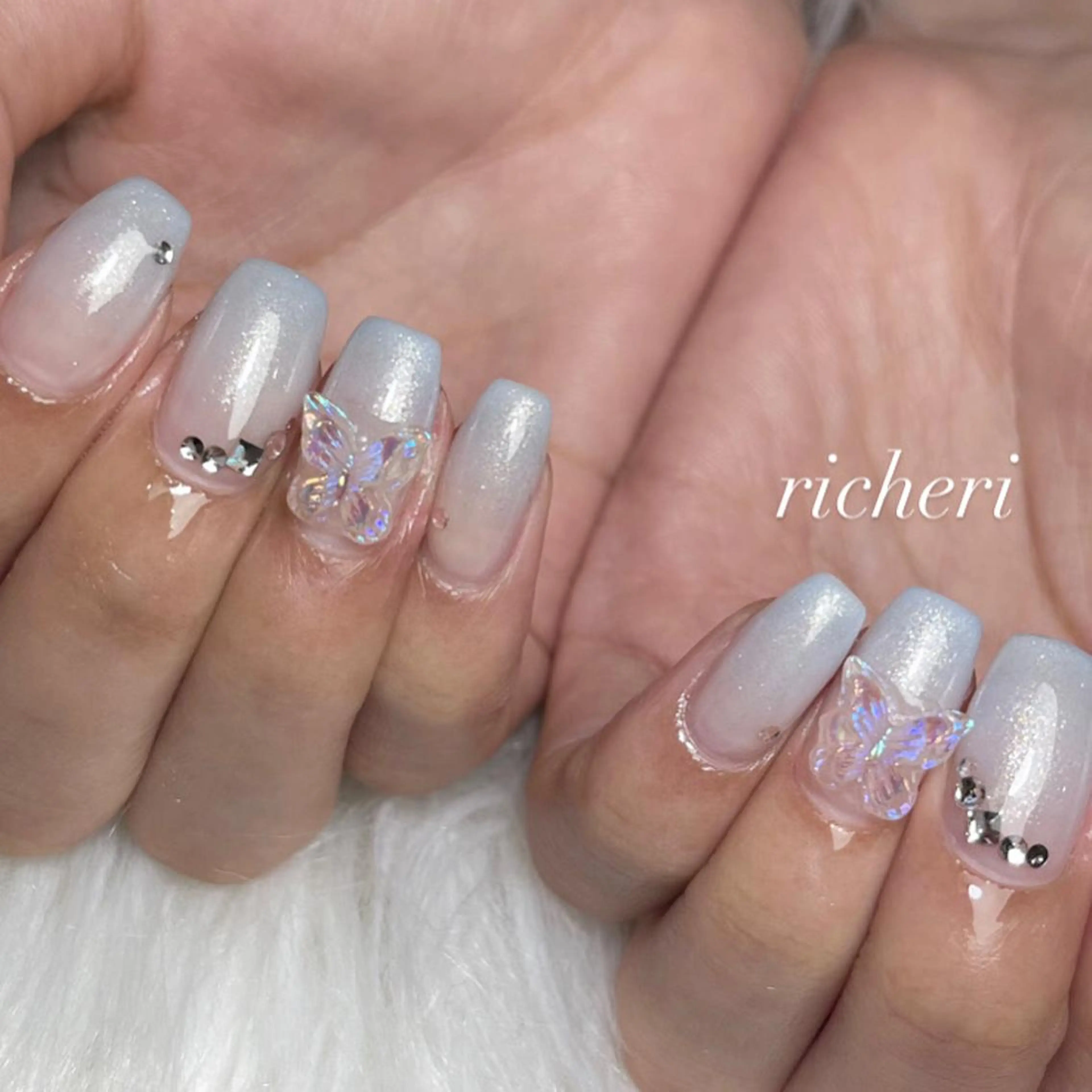 ミディアム ネイル ハンドネイル richeri beautyのエステ・リラクイメージ