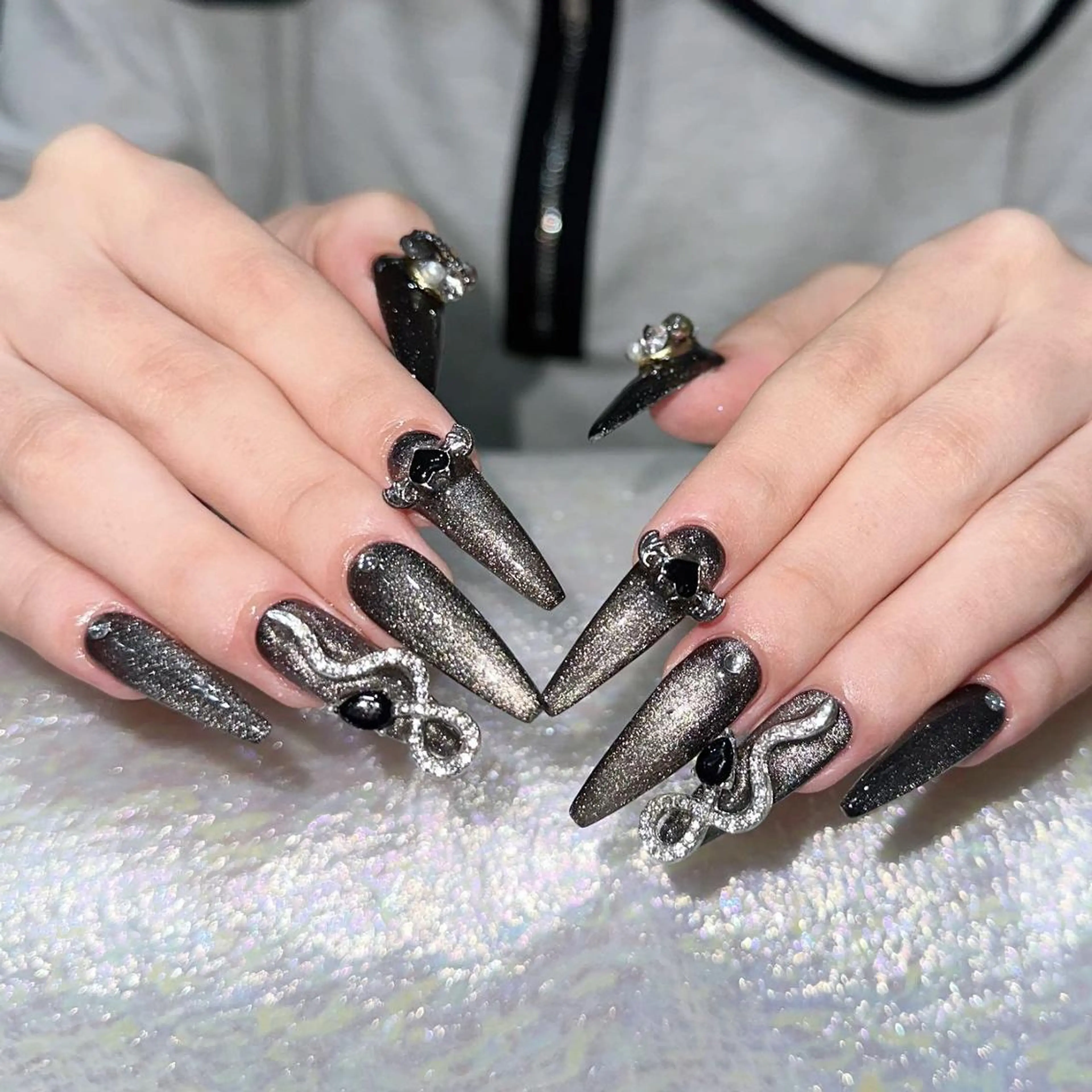 ネイル ハンドネイル Queens ciciのネイルデザイン