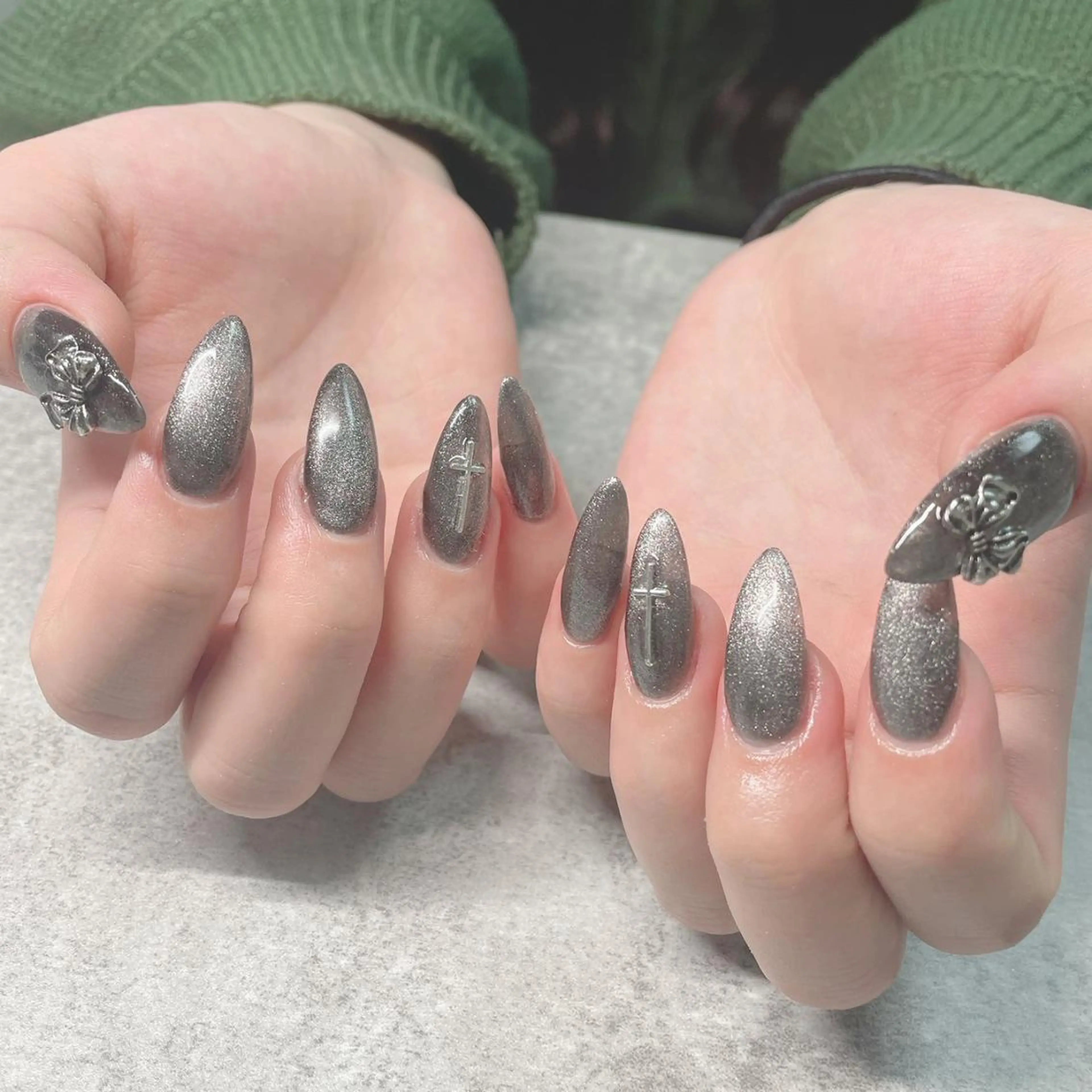 ネイル オーロラネイル ボルドー クリアネイル フラッシュネイル フットネイル Rabe nail ラーベネイルのネイルデザイン