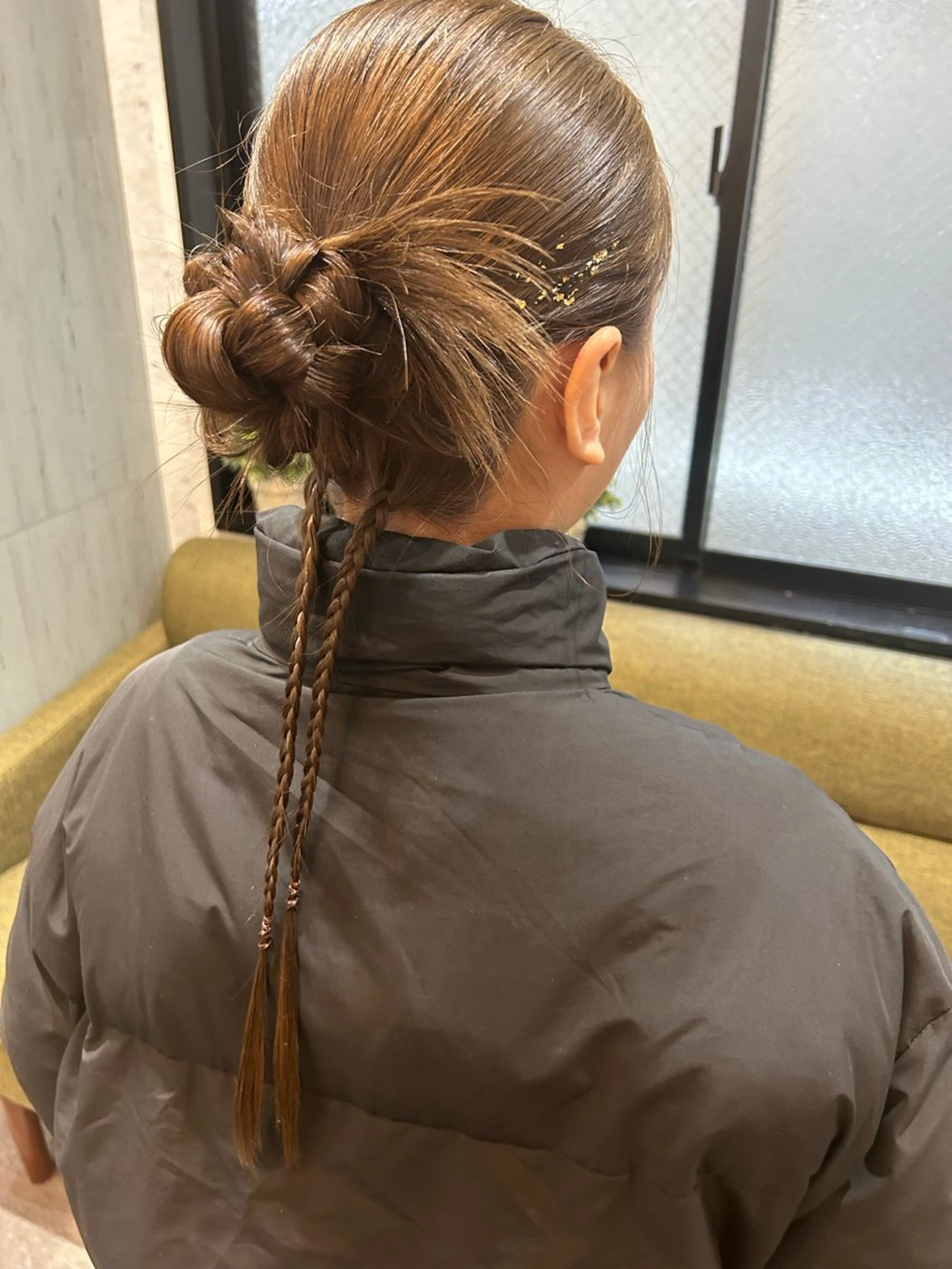 セミロング ヘアアレンジ 卒業式のヘアスタイル ヘアセット 飯塚 沙衣のヘアスタイル