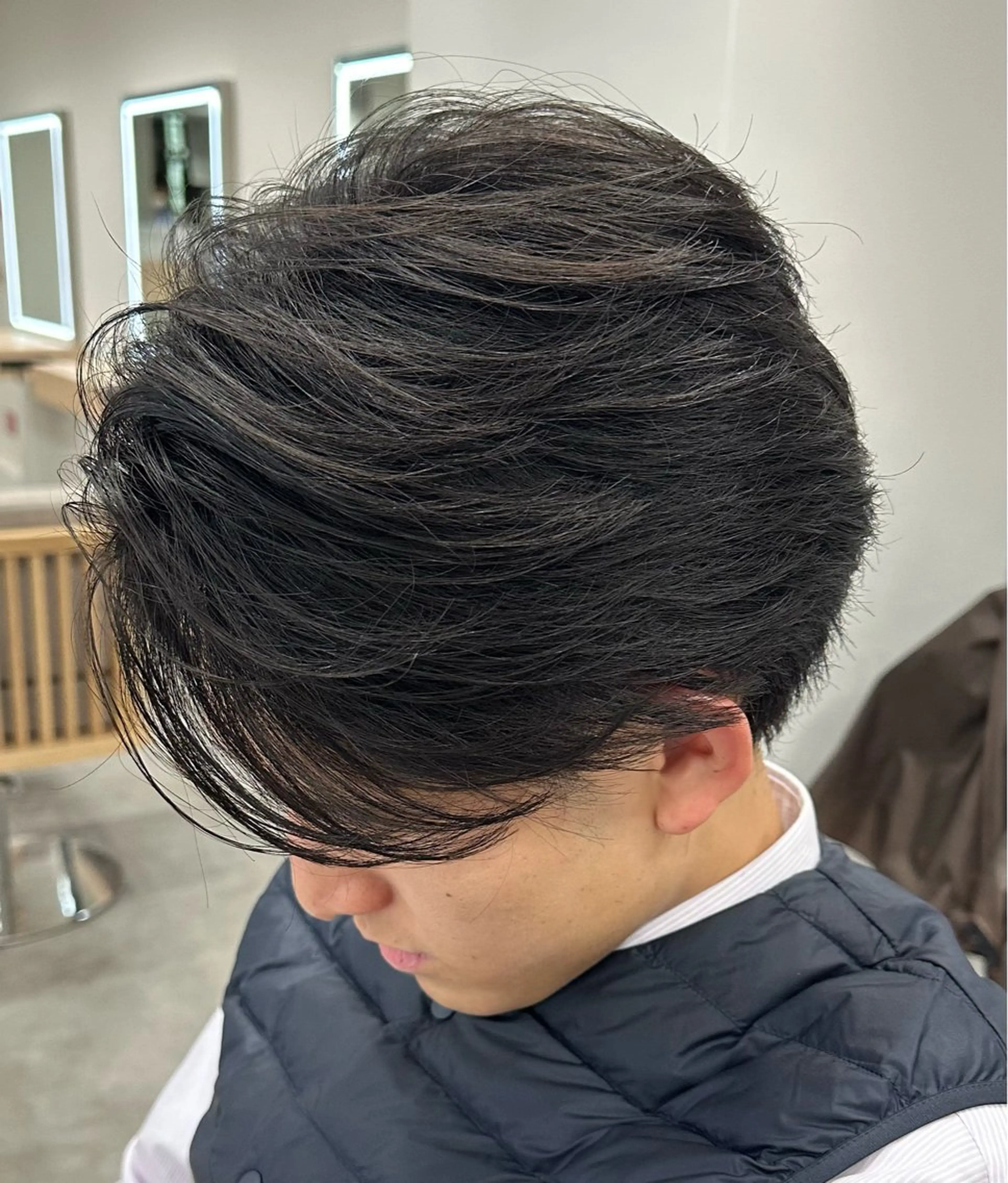 パーマ メンズ センターパート ニュアンスパーマ カット パーマ cast 三宮所属・板岡 丈一のヘアスタイル