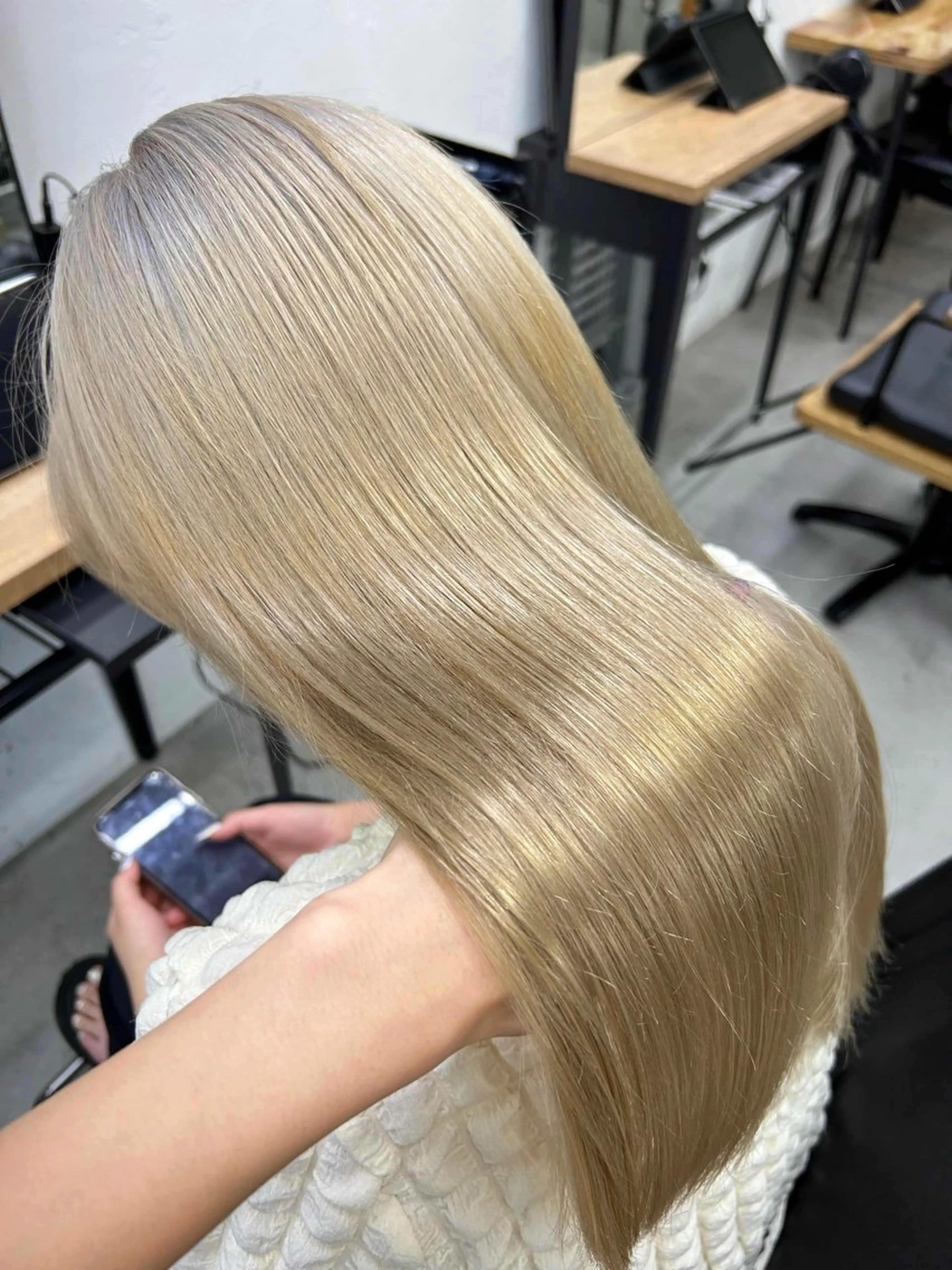 ロング カラー メンズ ベージュカラー ブロンド ブロンドベージュ カット ヘアカラー トリートメント 🧸艶々韓国ヘア 🧁mizunaのヘアスタイル