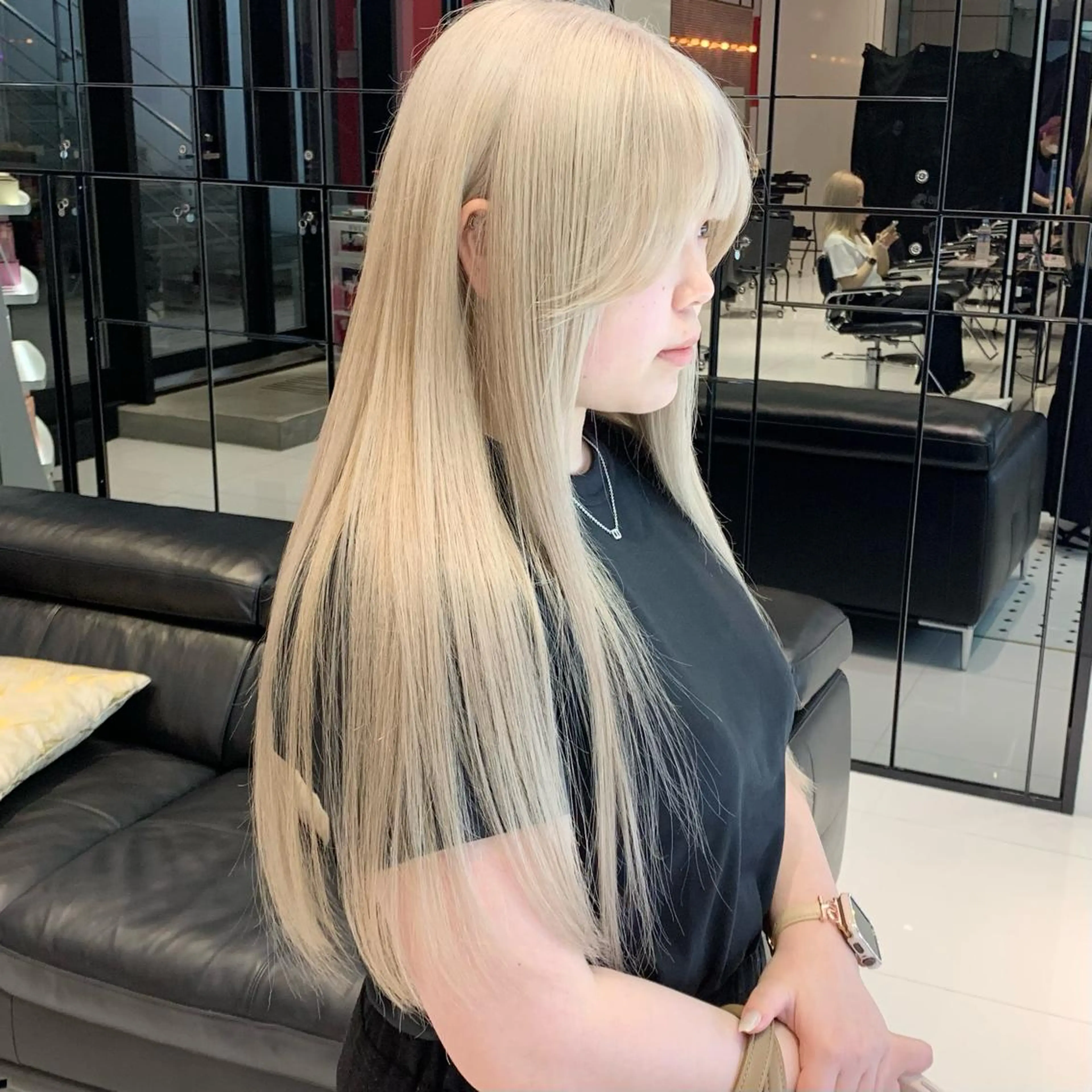 ロング カラー ブロンド ホワイトブロンド カット ヘアカラー ハッシュカット/ハイ トーン/MANAMIのヘアスタイル