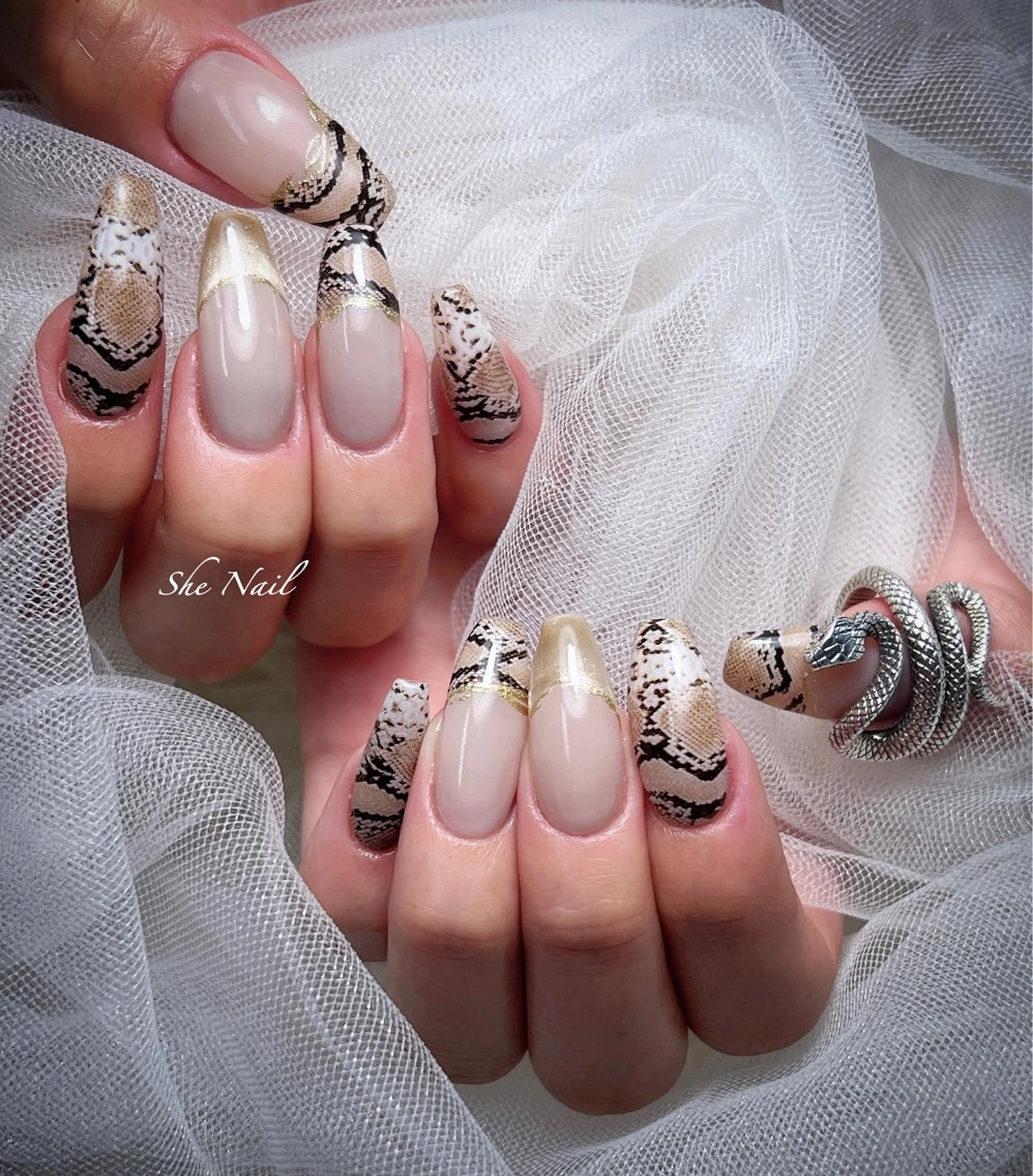 ネイル チークネイル 長さ出し フレンチネイル ガラスフレンチ マグネットネイル ハンドネイル She   Nail所属・ISA_ BELLAのネイルデザイン