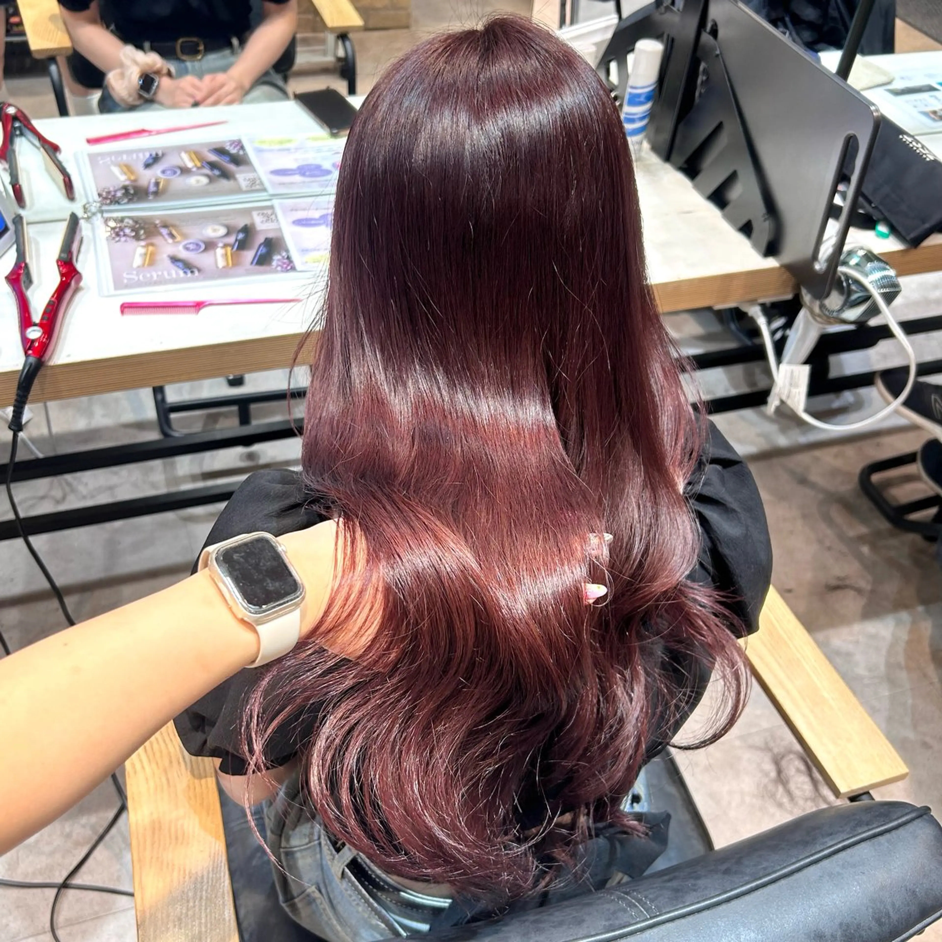 ロング カラー ヘアカラー 顔まわり♡レイヤー COCORO 🎀のネイルデザイン