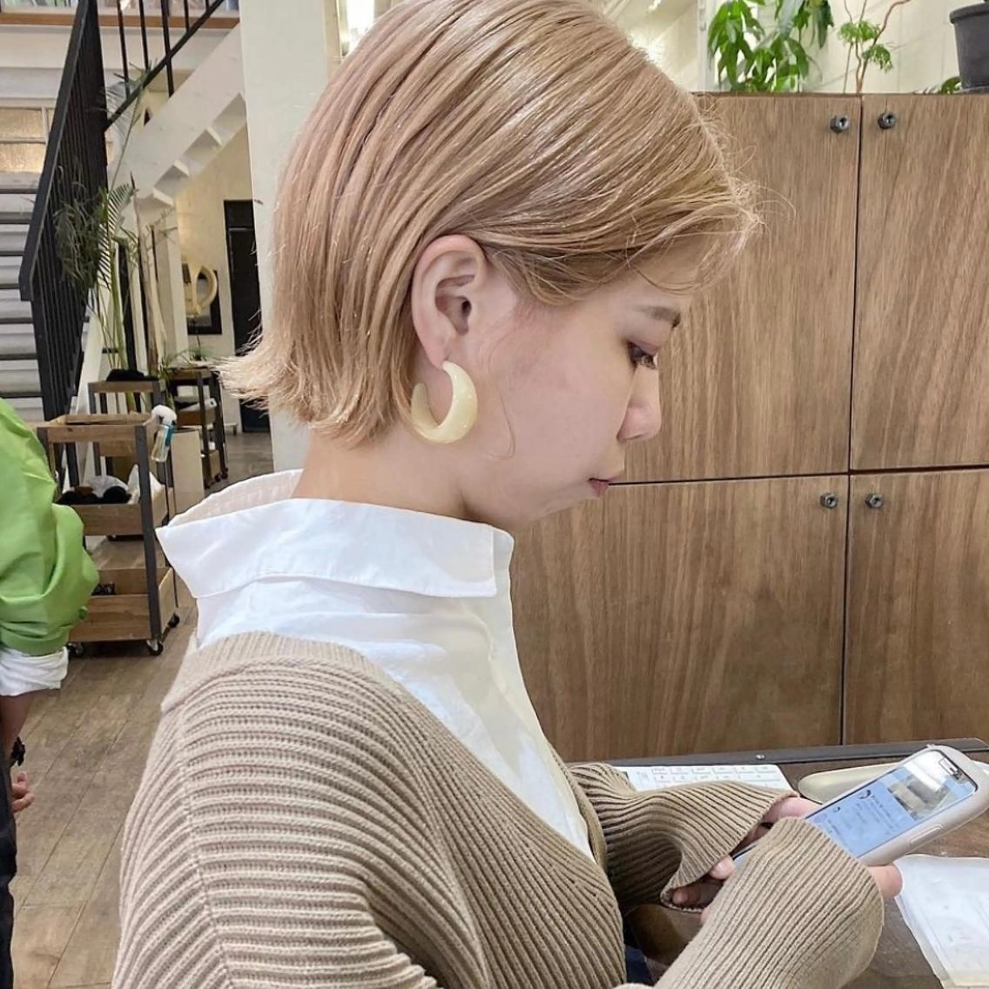 ショート カラー ブロンド ハイトーンカラー デザインカラー🥂 YUKAのヘアスタイル