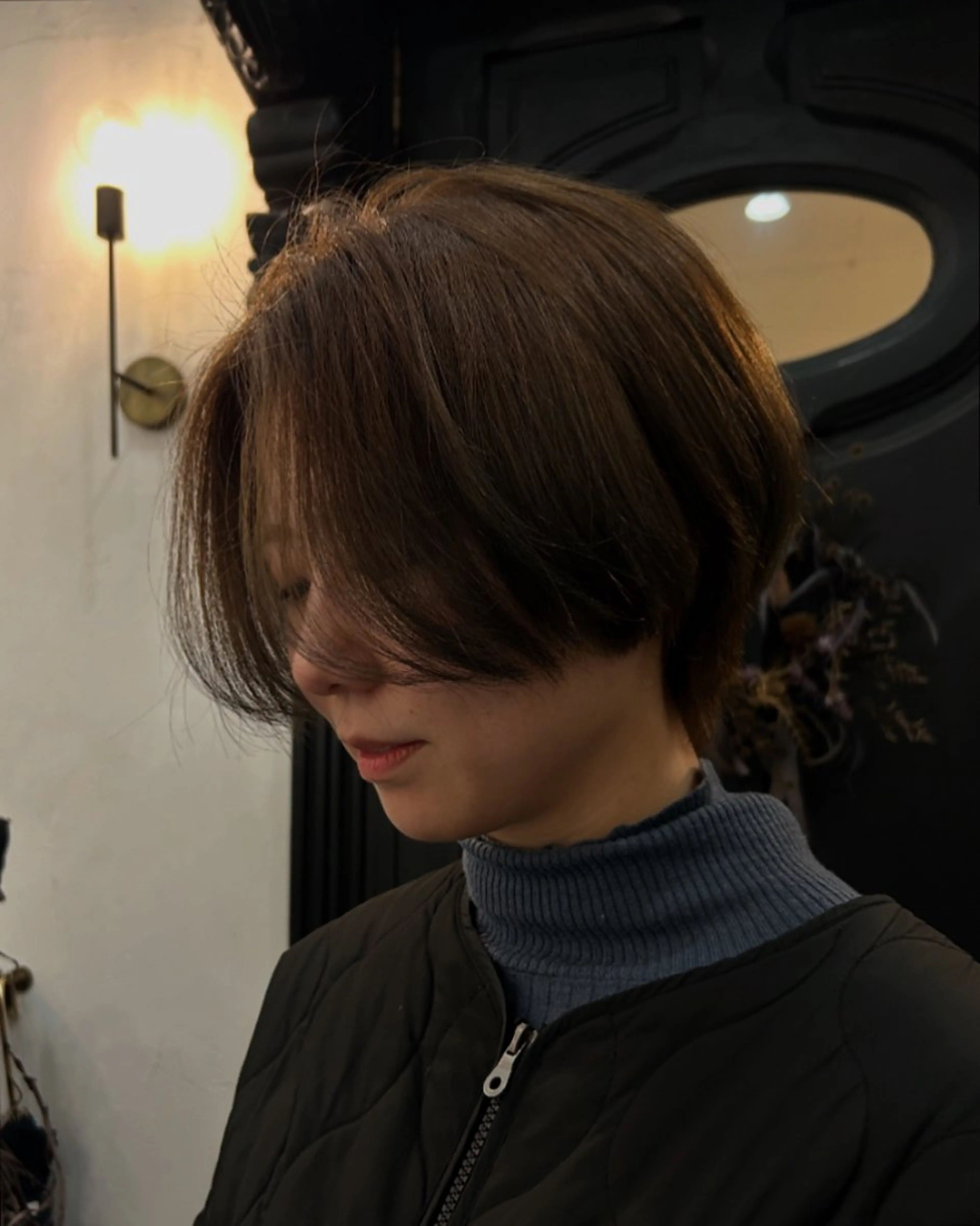 ショート カラー COMEG HEAD 上乃裏所属・宮前 芽衣のヘアスタイル