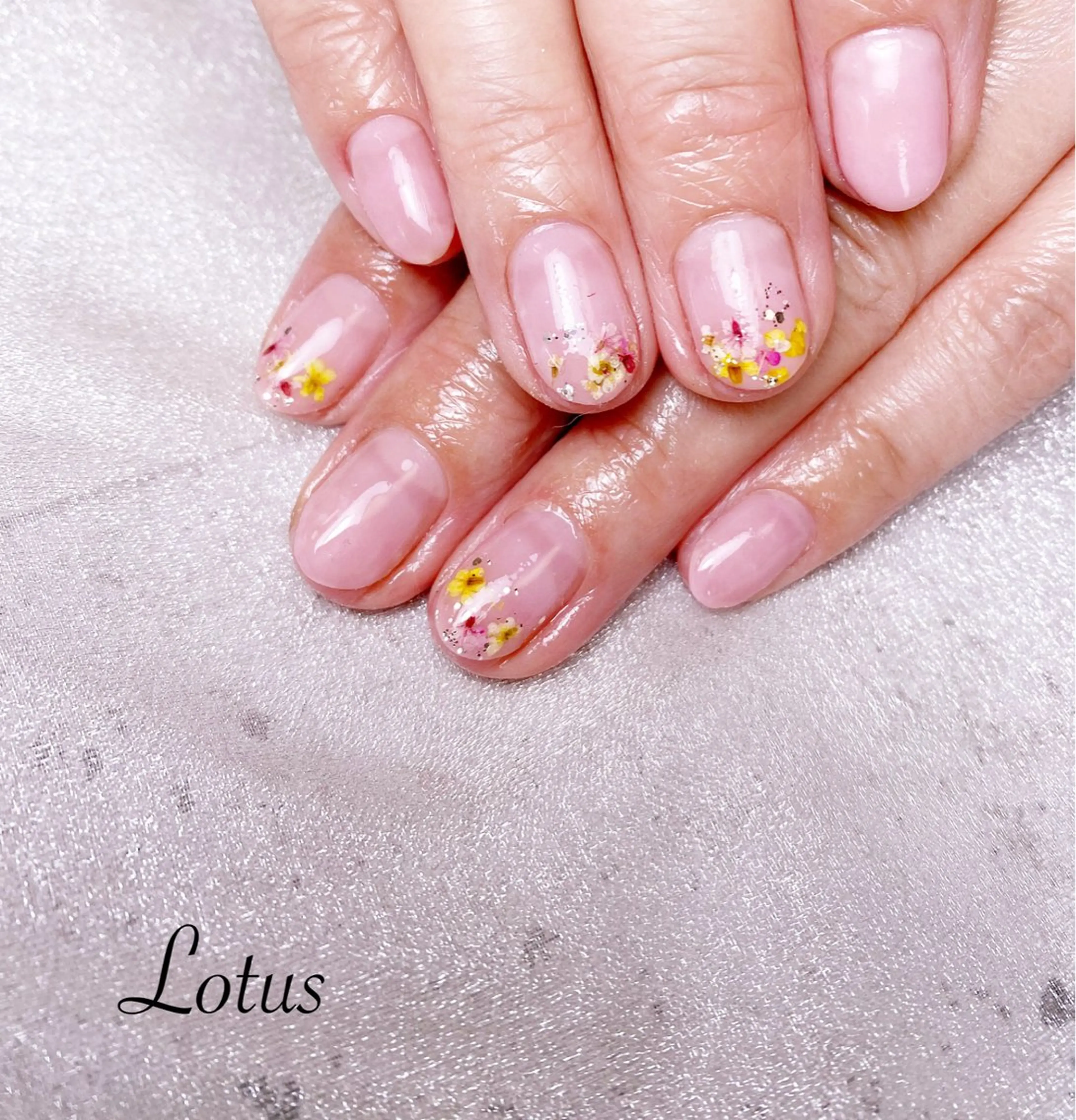 ネイル ハンドネイル Lotus 🌸のネイルデザイン