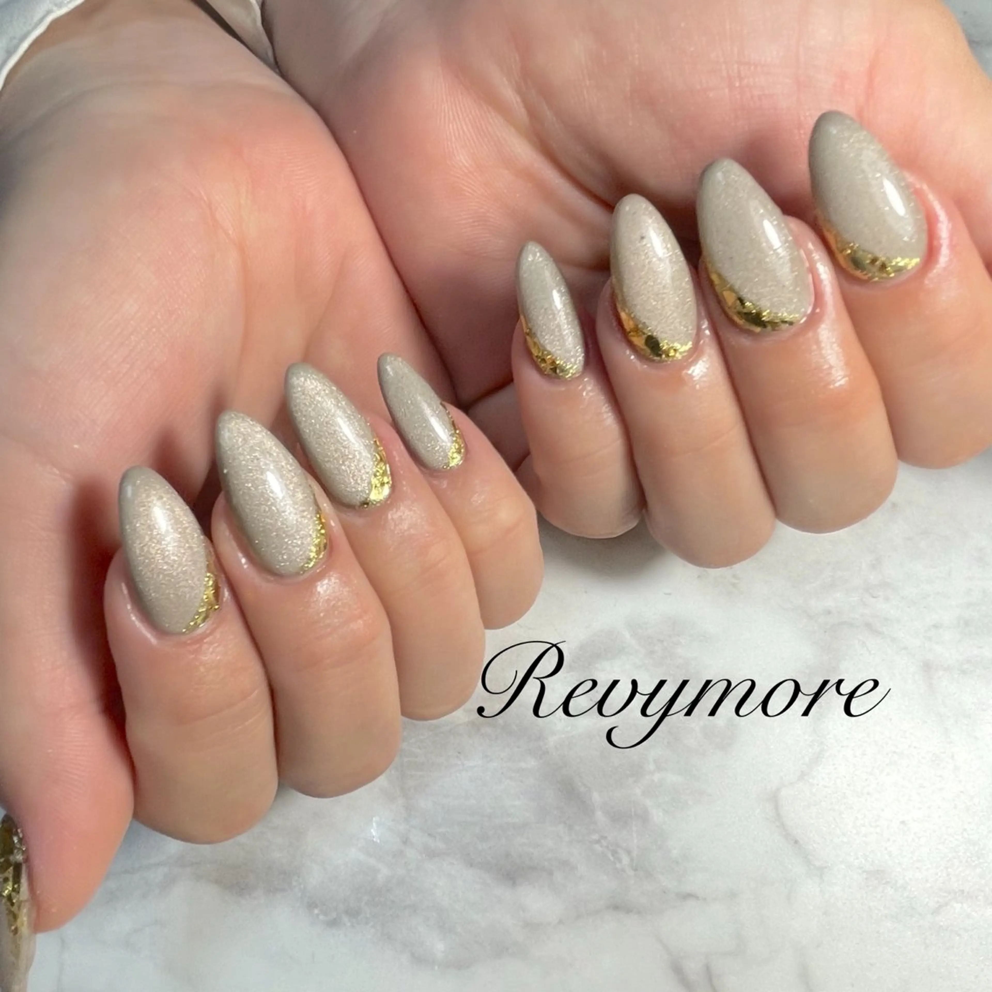 ネイル フレンチネイル ジェルネイル ガラスフレンチ キラキラネイル 韓国ネイル nail salon Revymore所属・nail salon Revymoreのネイルデザイン