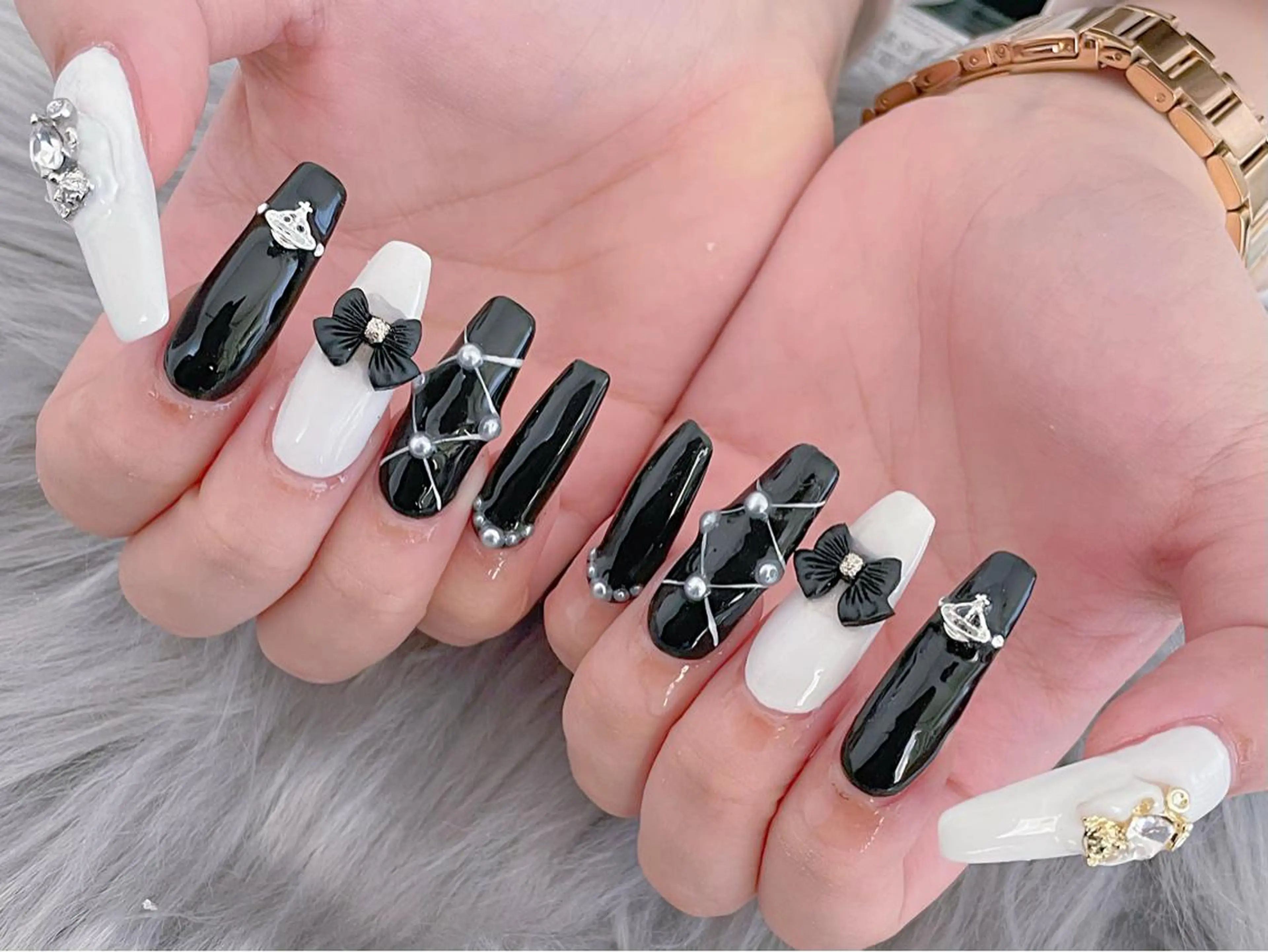 ネイル アニマル柄 アートネイル フラワーネイル ミラーネイル ニュアンスネイル Nina's nailのネイルデザイン