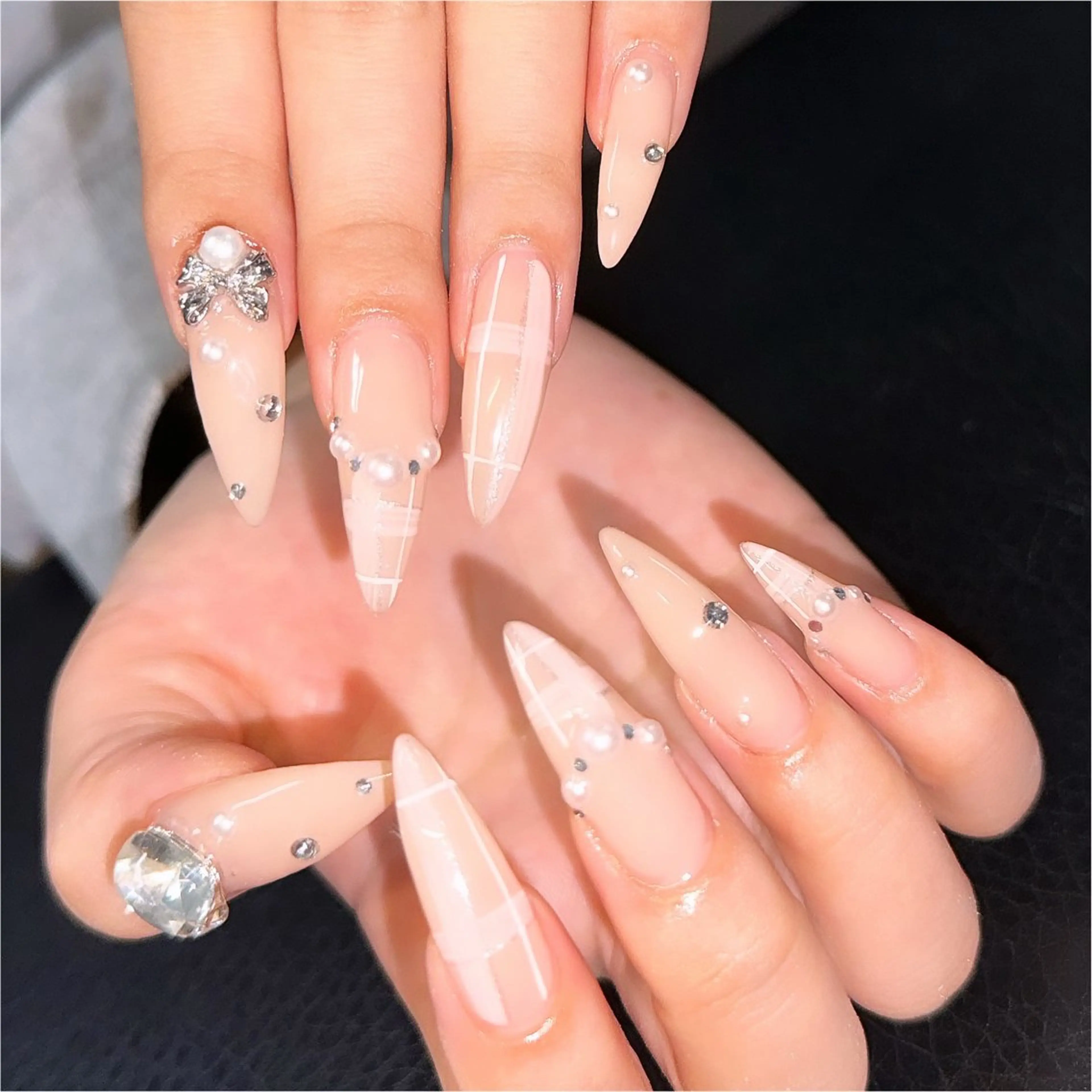 ロング ハンドネイル Amo nailのネイルデザイン