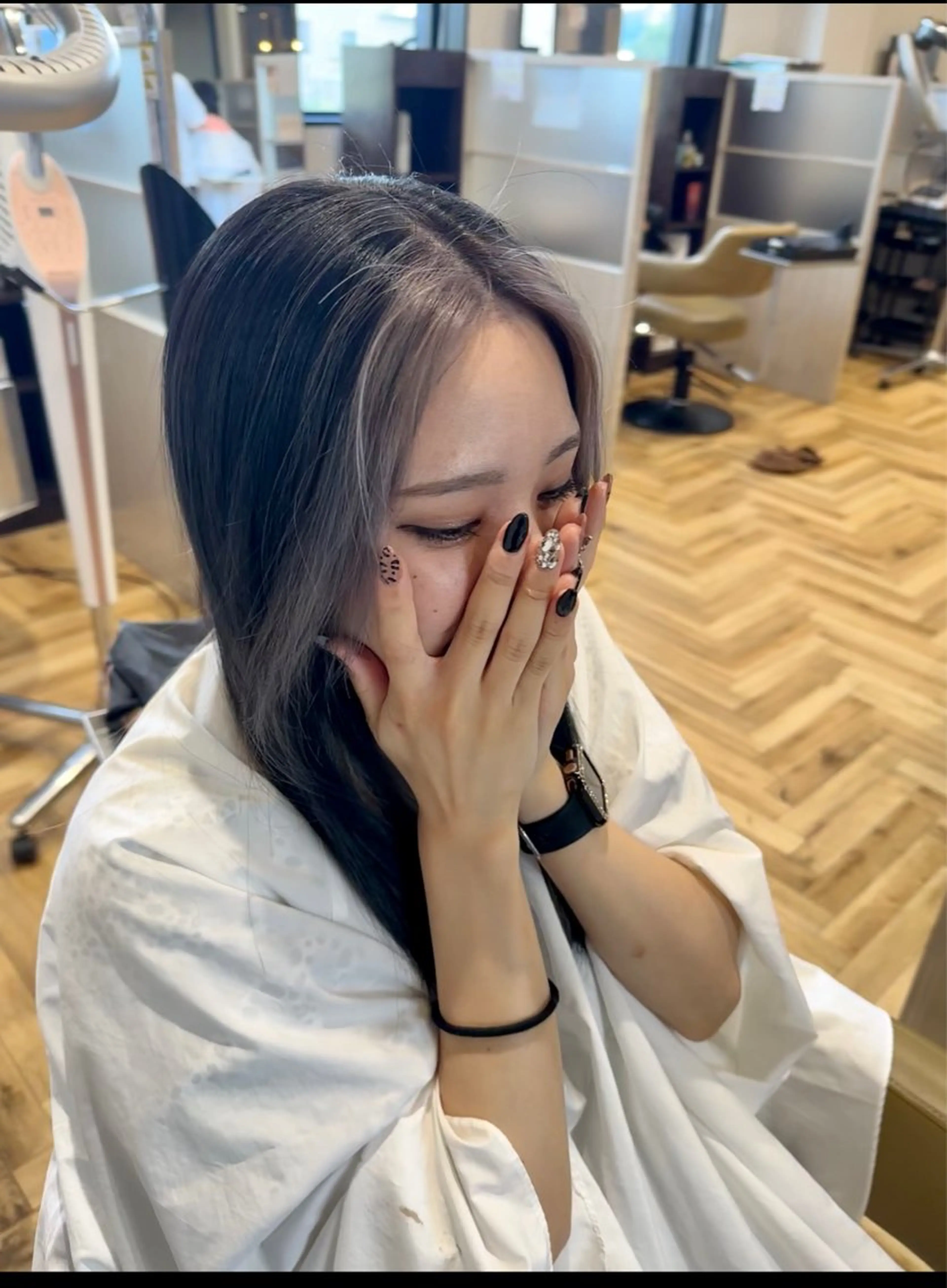 ロング カラー ミストバング  フェイスフレーミング シルバー ヘアカラー レイビューティー豊田 丸山店アシスタントのヘアスタイル