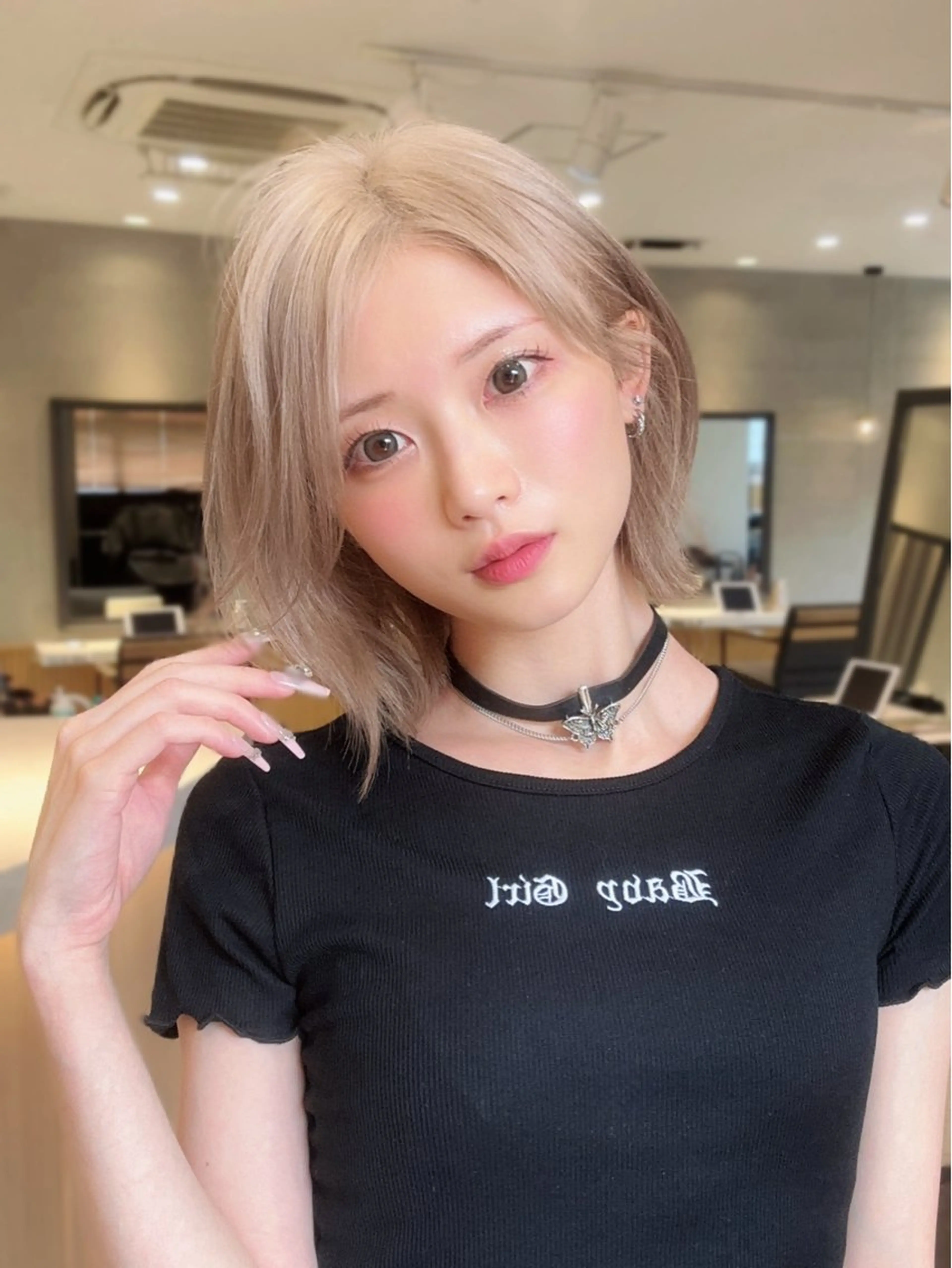ミディアム カラー ヘアカラー トリートメント 💛ハイトーン× カット LEON🩶のヘアスタイル
