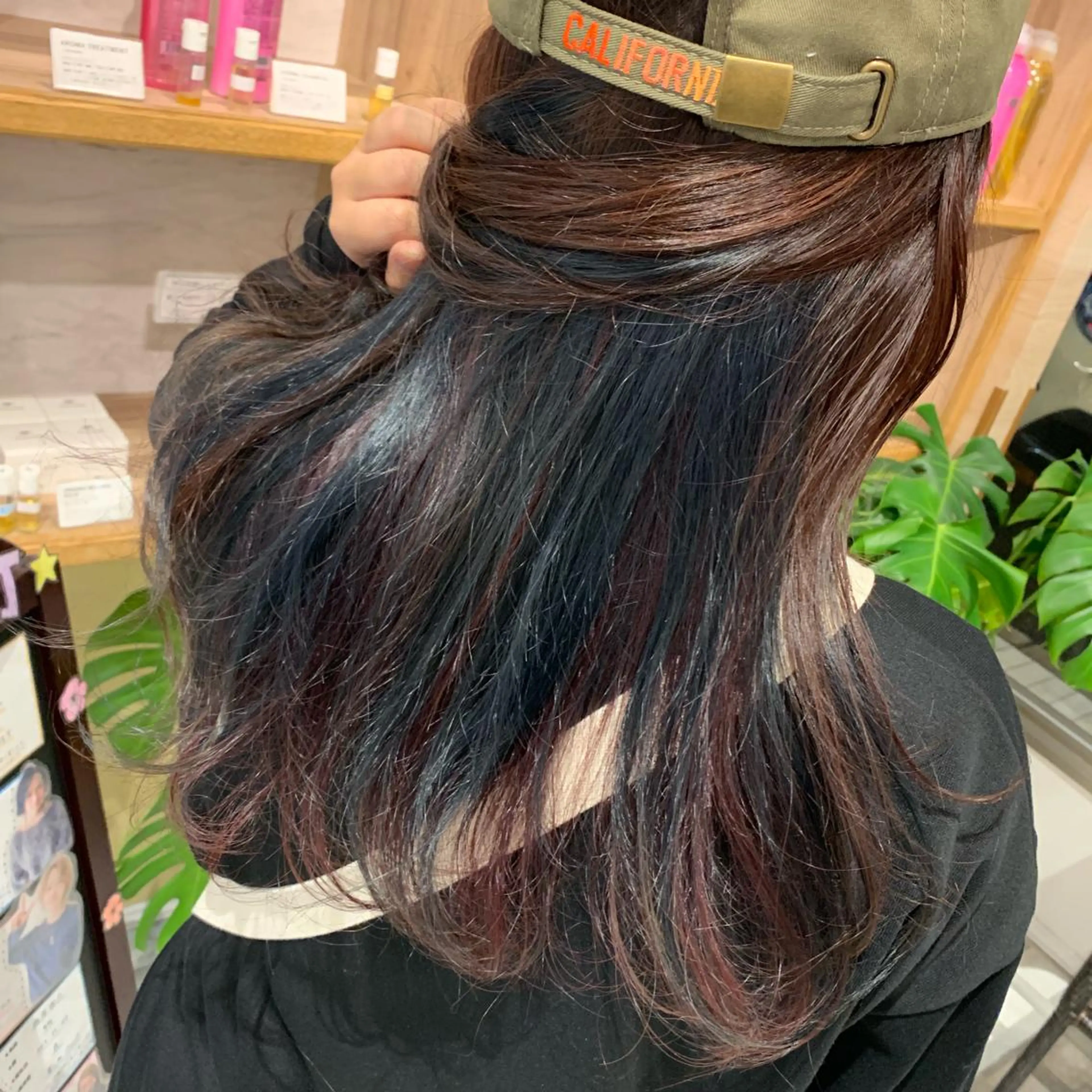 ロング カラー ブルーカラー インナーカラー ピンクカラー 畠山 華奈のヘアスタイル