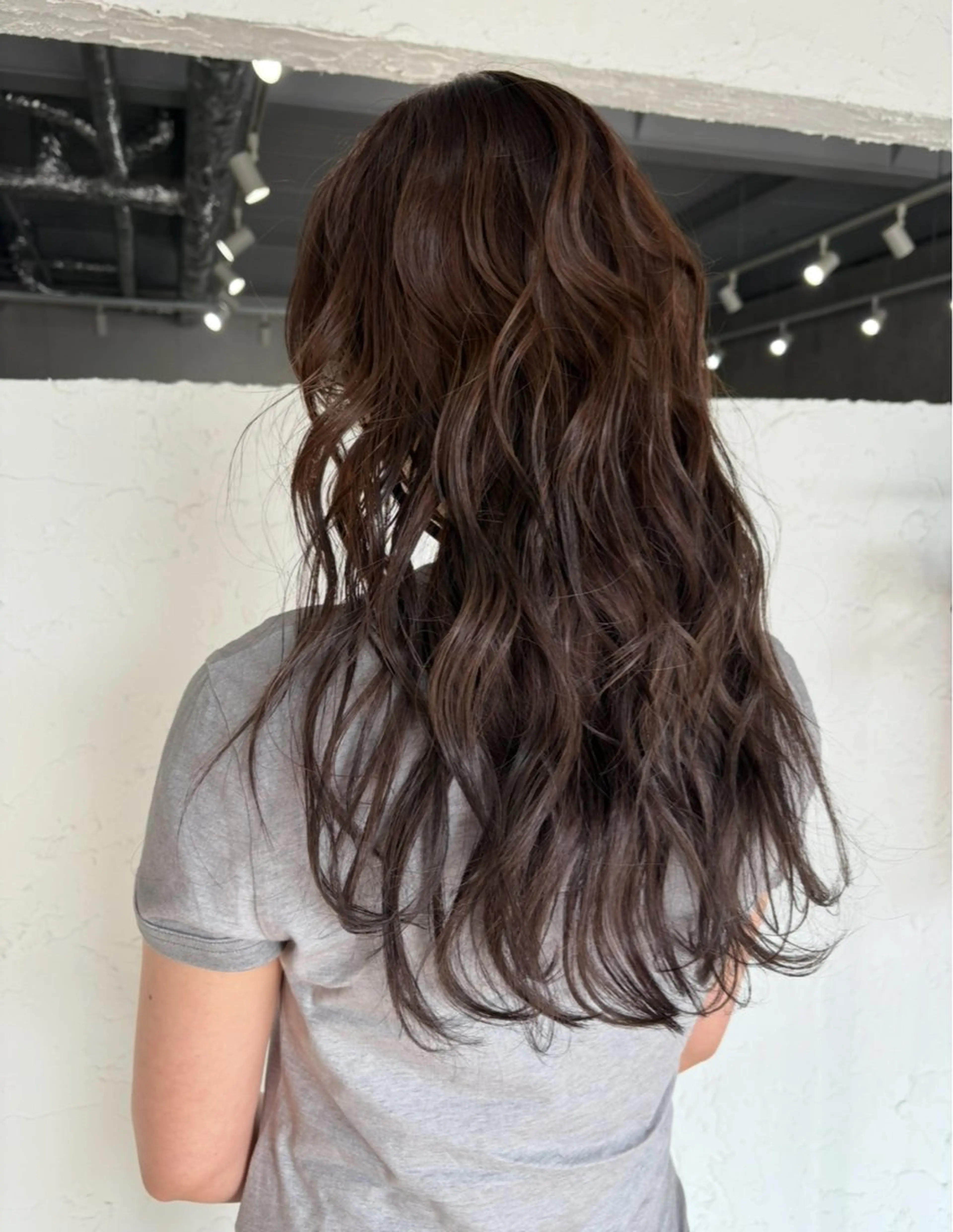 セミロング ヘアカラー Iwama momokaのヘアスタイル