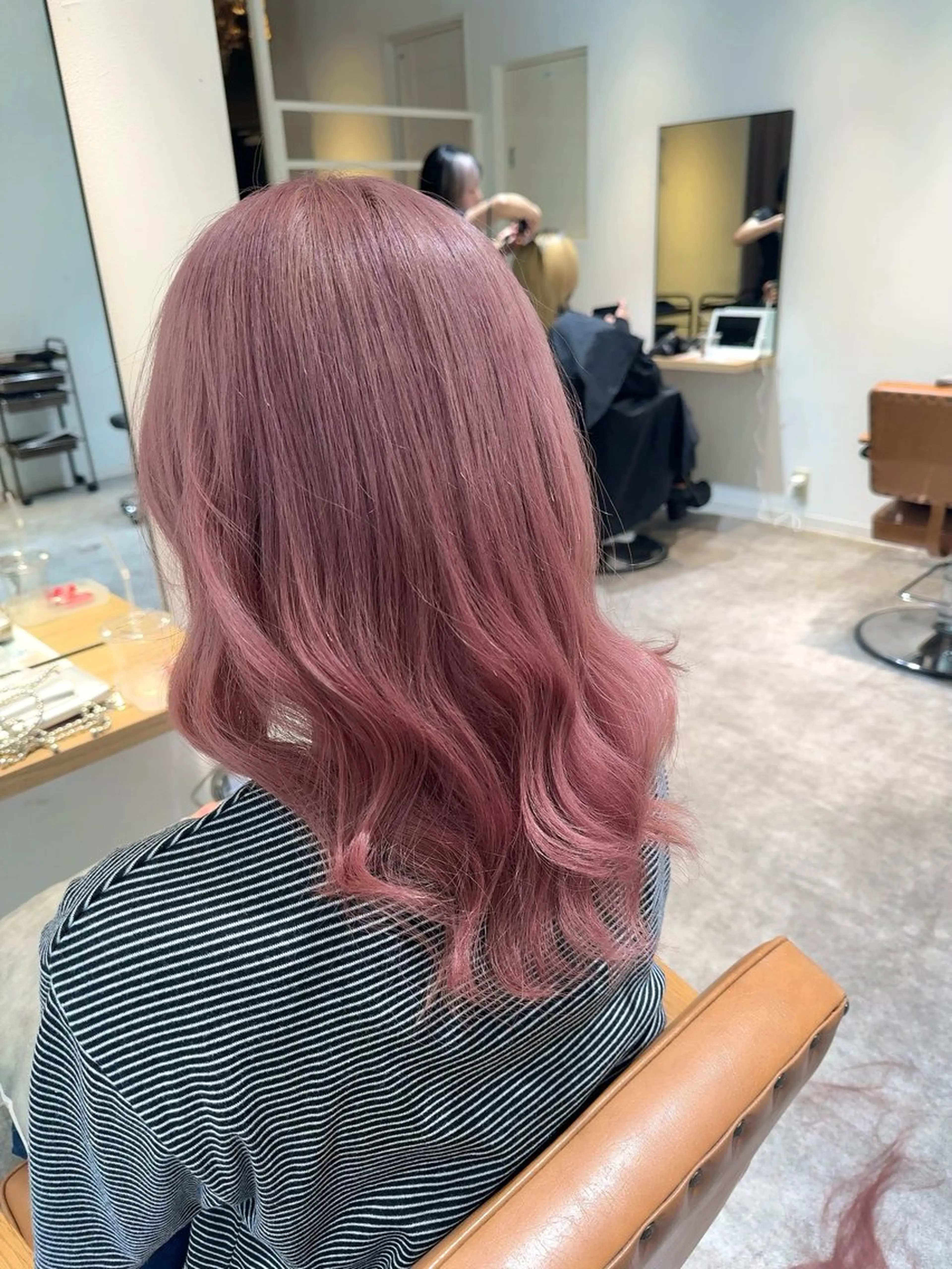 セミロング カラー ブリーチ ダブルカラー ピンクカラー カット ヘアカラー オスズ 🎀´-のヘアスタイル