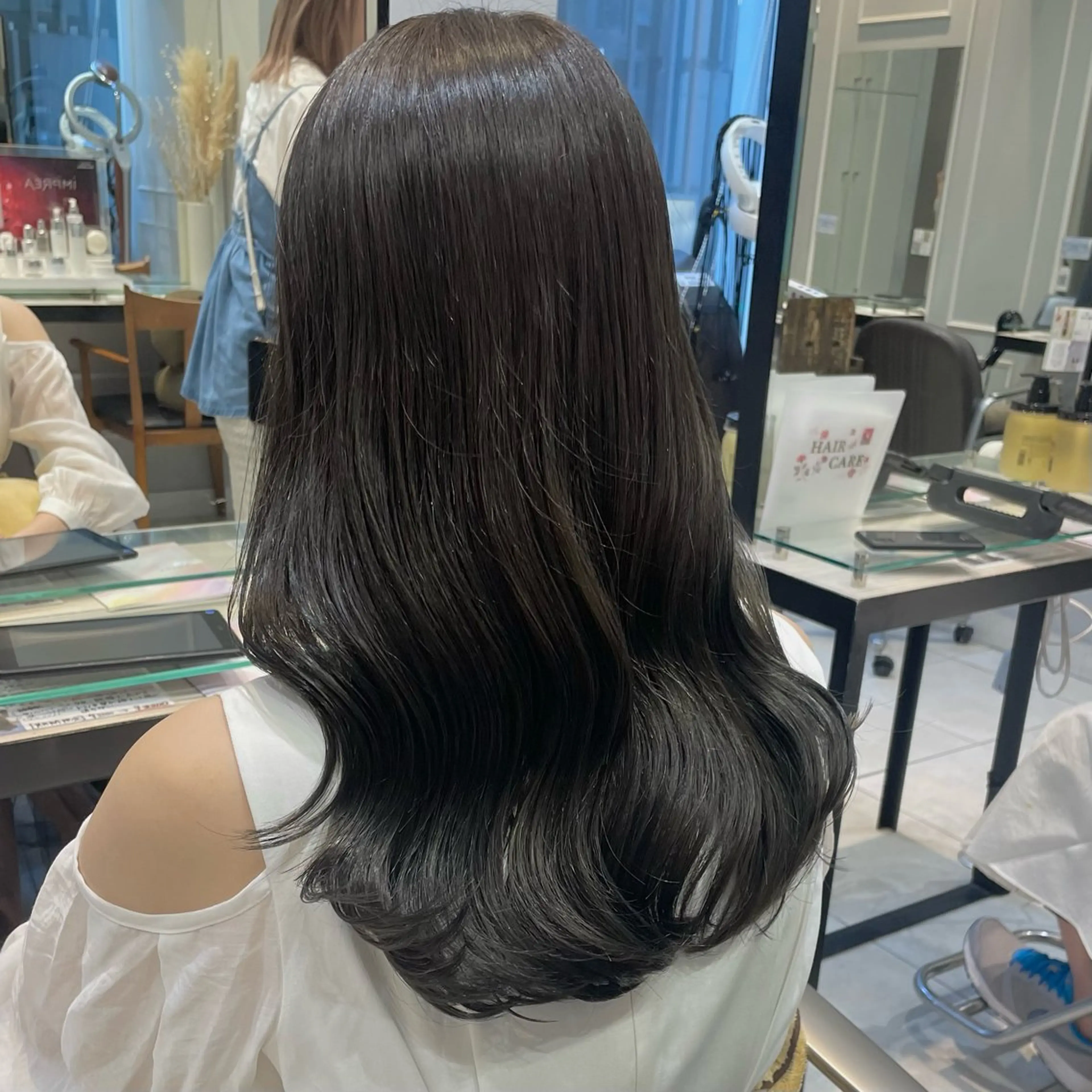 ロング 🩶赤み消しカラー 🐈‍⬛荻野美思🐾のヘアスタイル